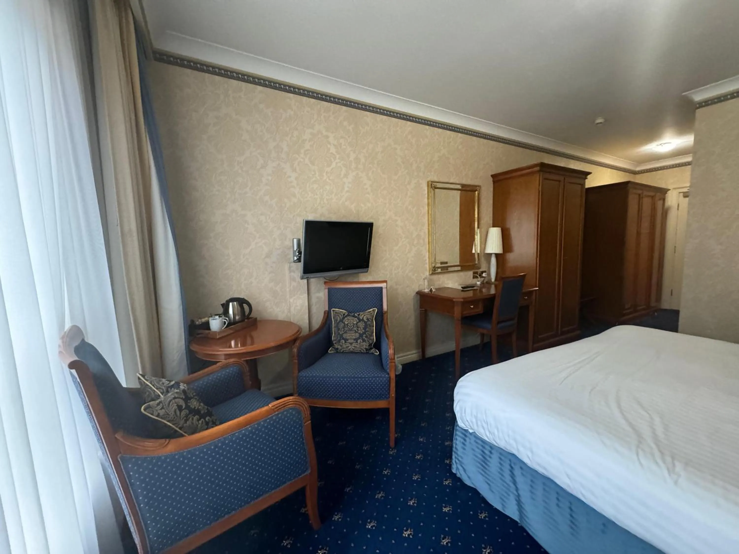 TV and multimedia, Bed in Tre-Ysgawen Hall & Spa