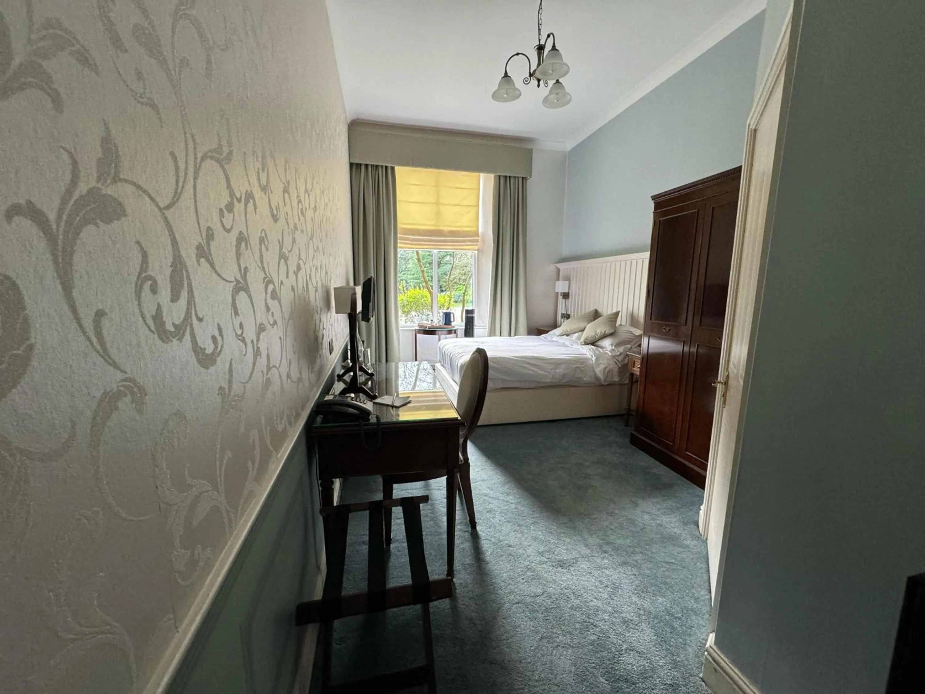 Photo of the whole room, Bed in Tre-Ysgawen Hall & Spa