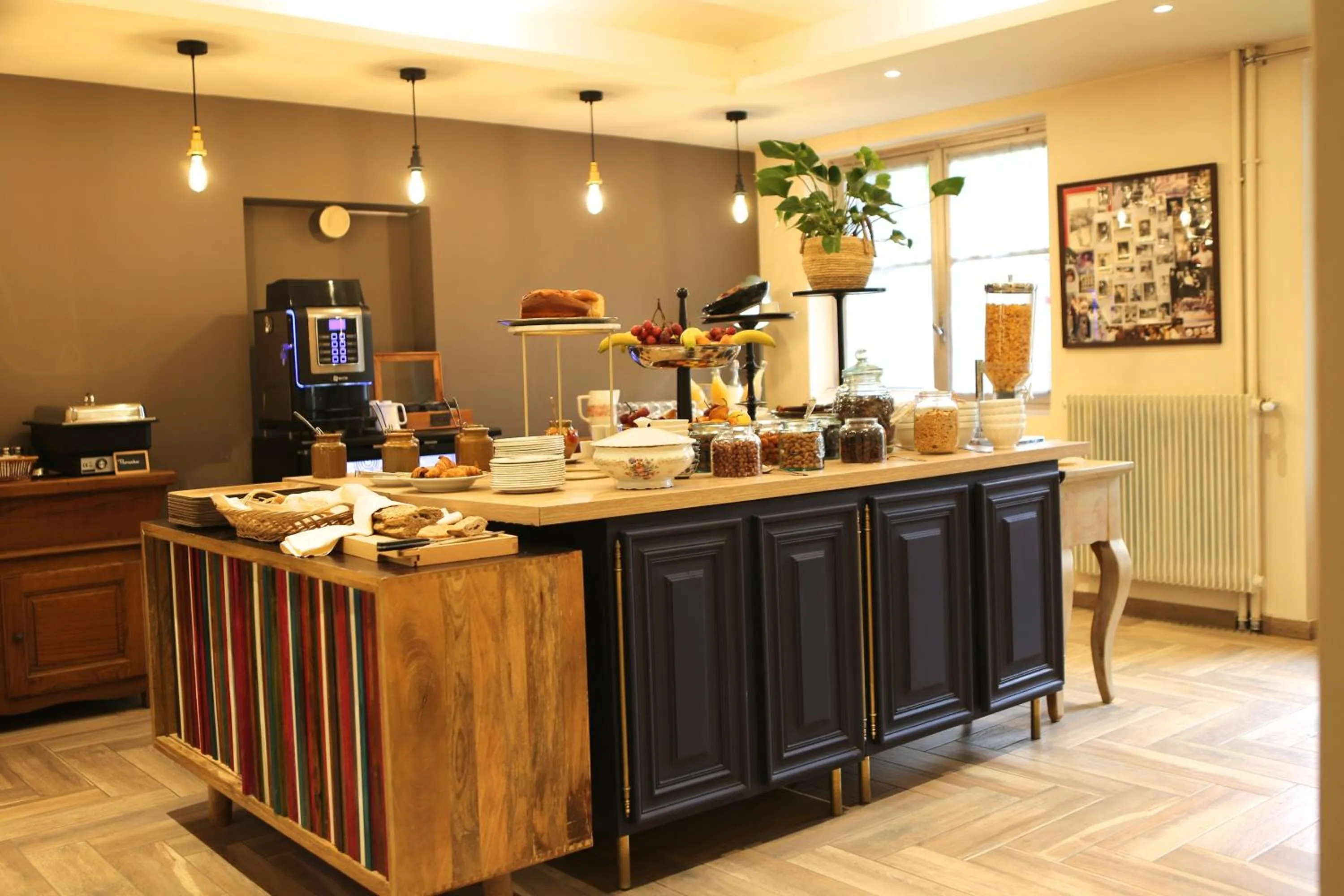 Buffet breakfast in Sole E Monti