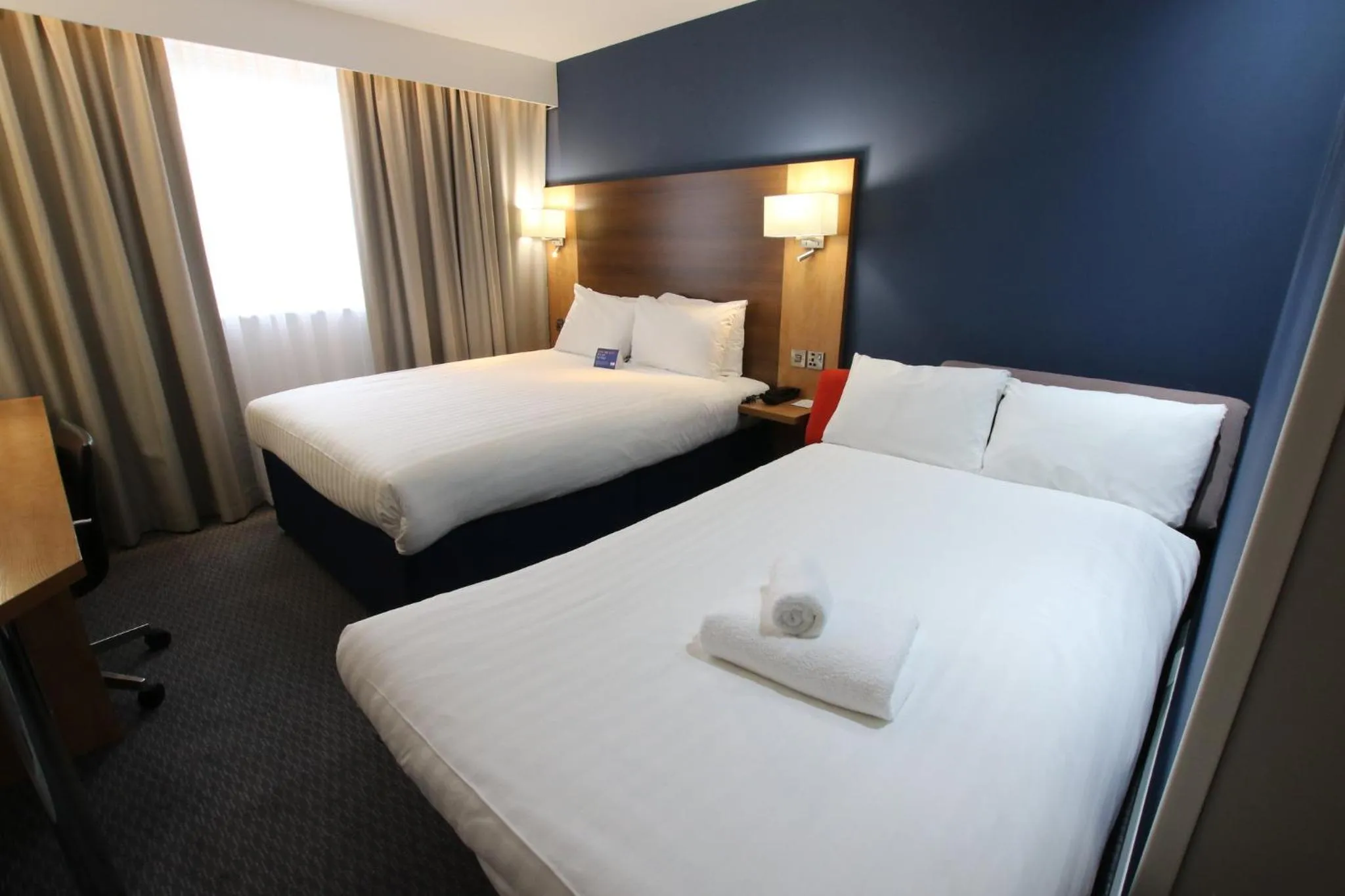 Photo of the whole room, Bed in Holiday Inn Express Nuneaton by IHG
