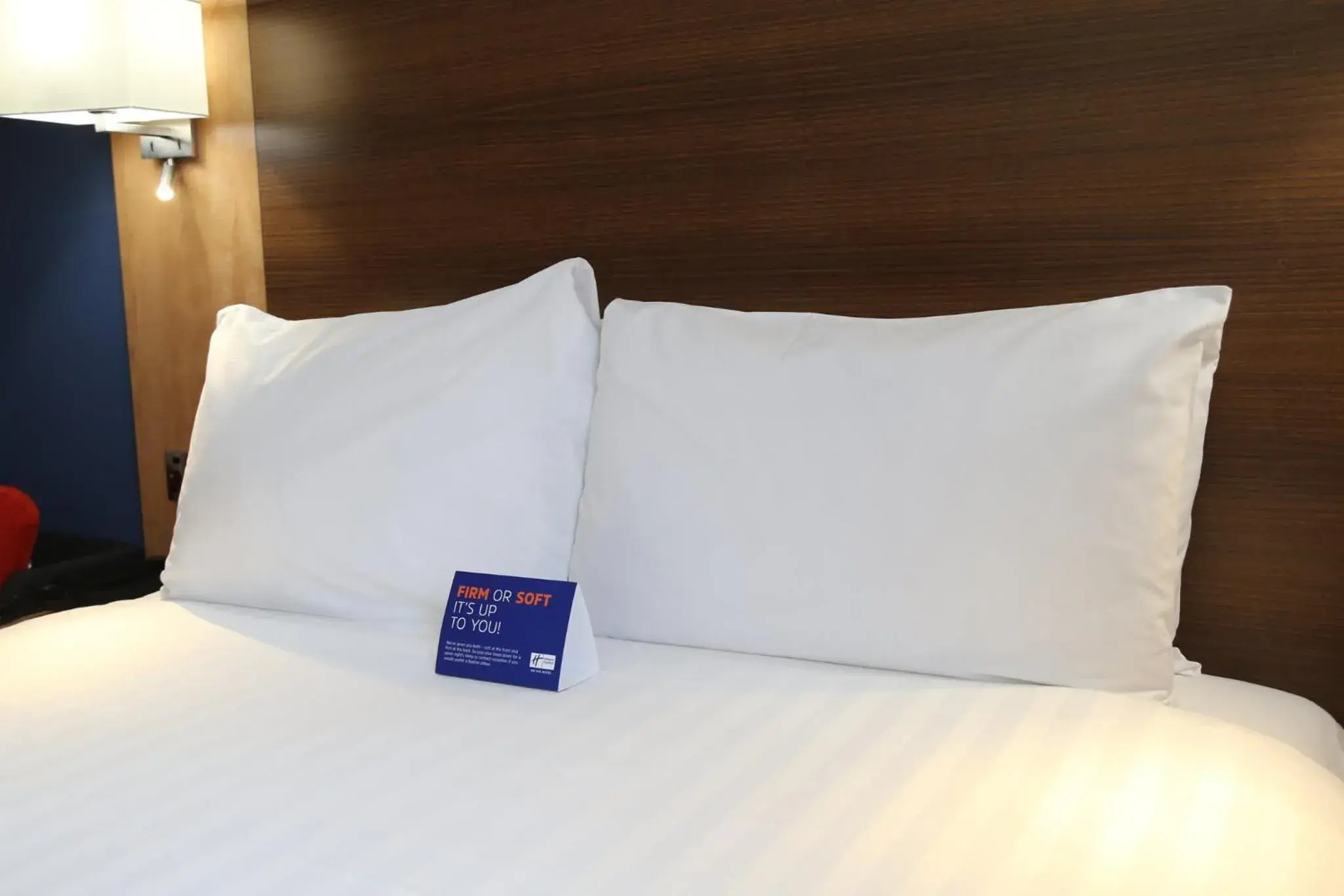 Photo of the whole room, Bed in Holiday Inn Express Nuneaton by IHG Photo of the whole room, Bed in Holiday Inn Express Nuneaton by IHG