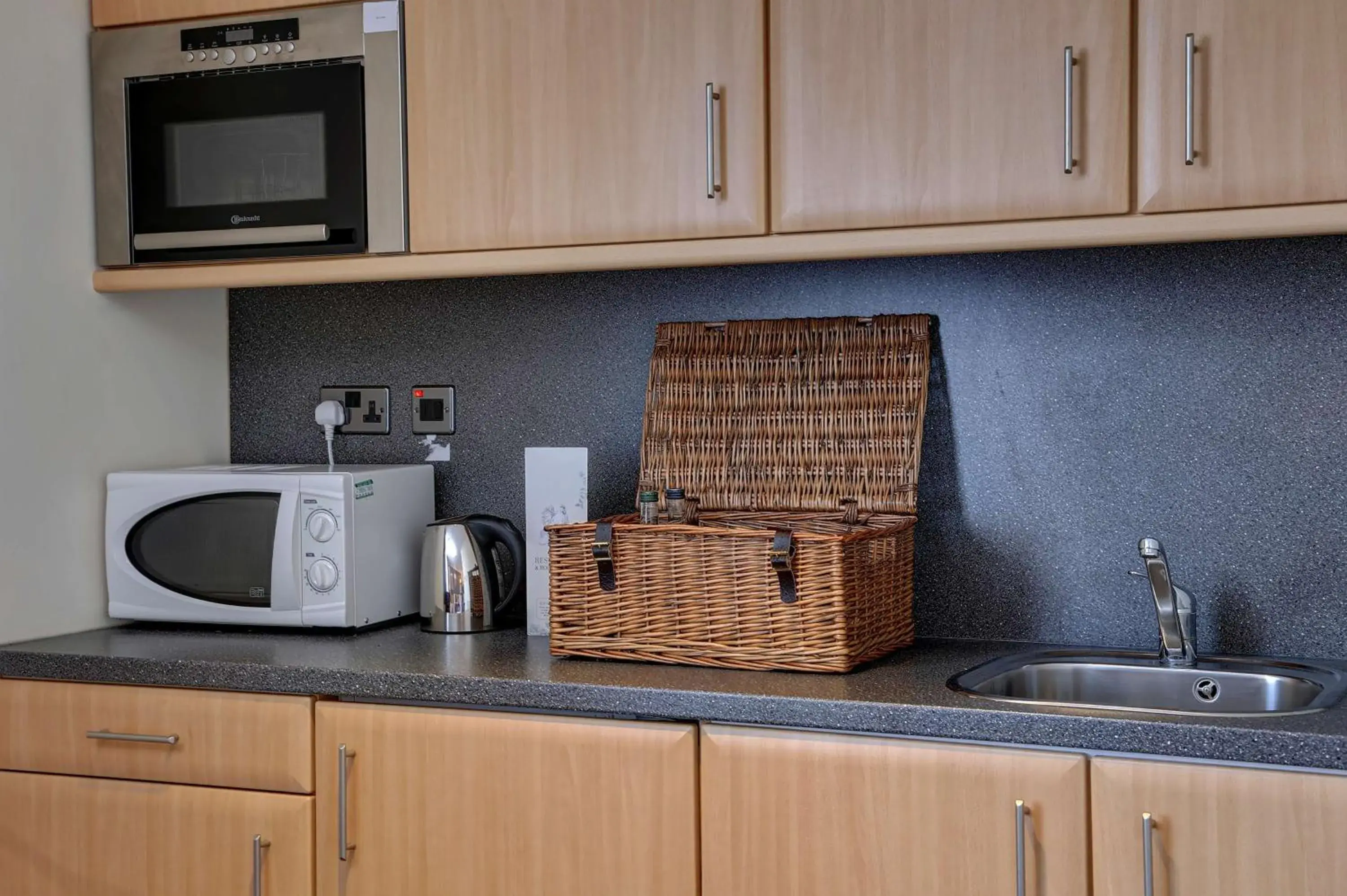 Photo of the whole room, Kitchen/Kitchenette in Sure Hotel by Best Western Aberdeen