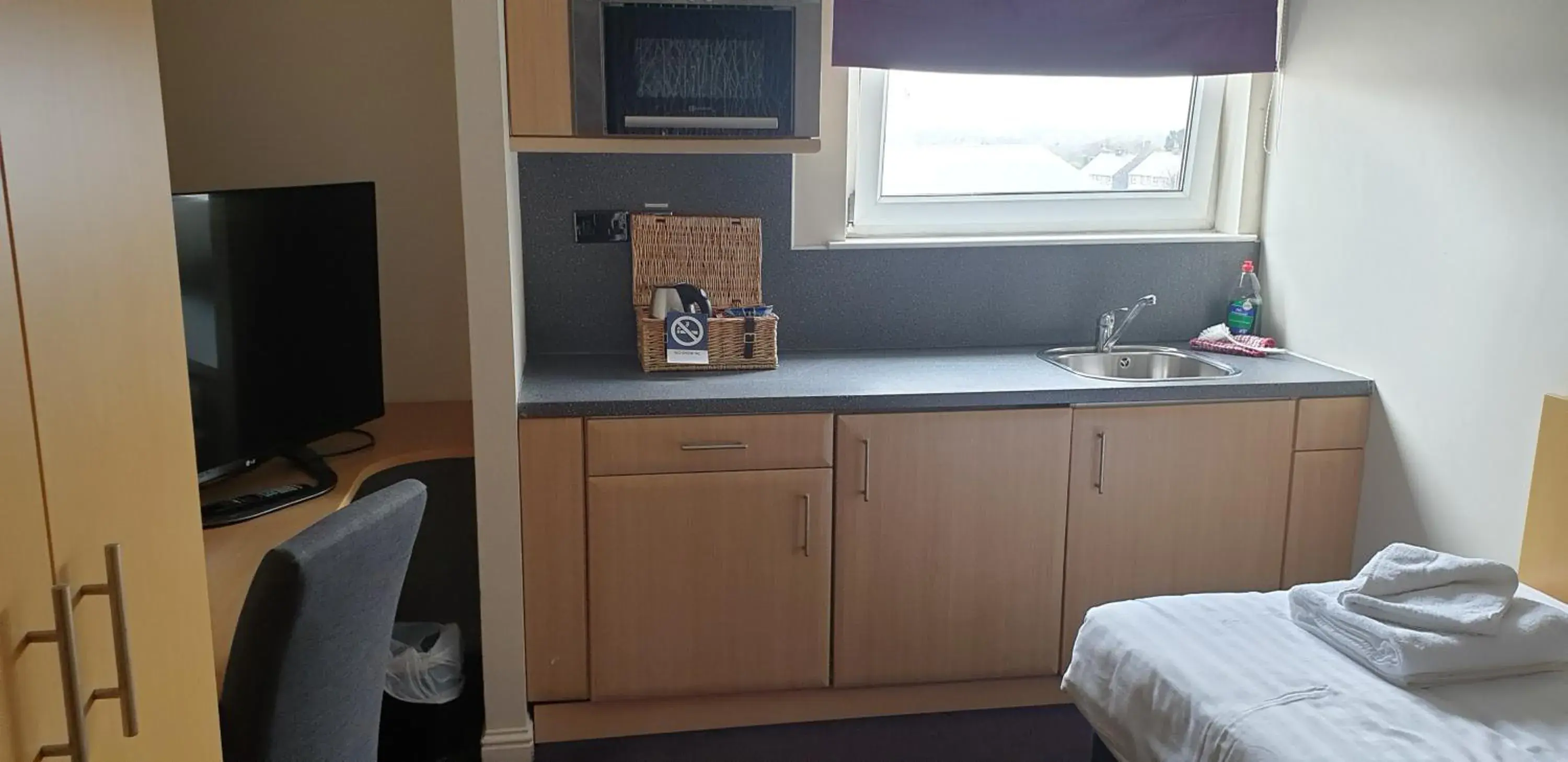 Kitchen/Kitchenette in Sure Hotel by Best Western Aberdeen