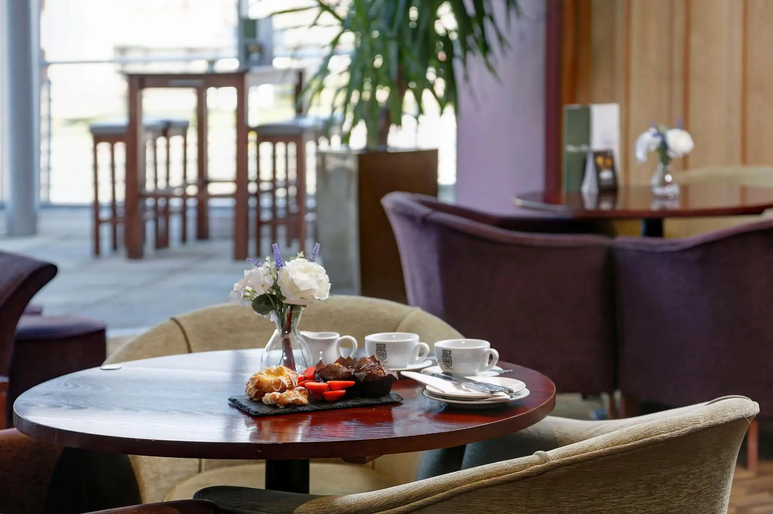 Lounge or bar in Sure Hotel by Best Western Aberdeen