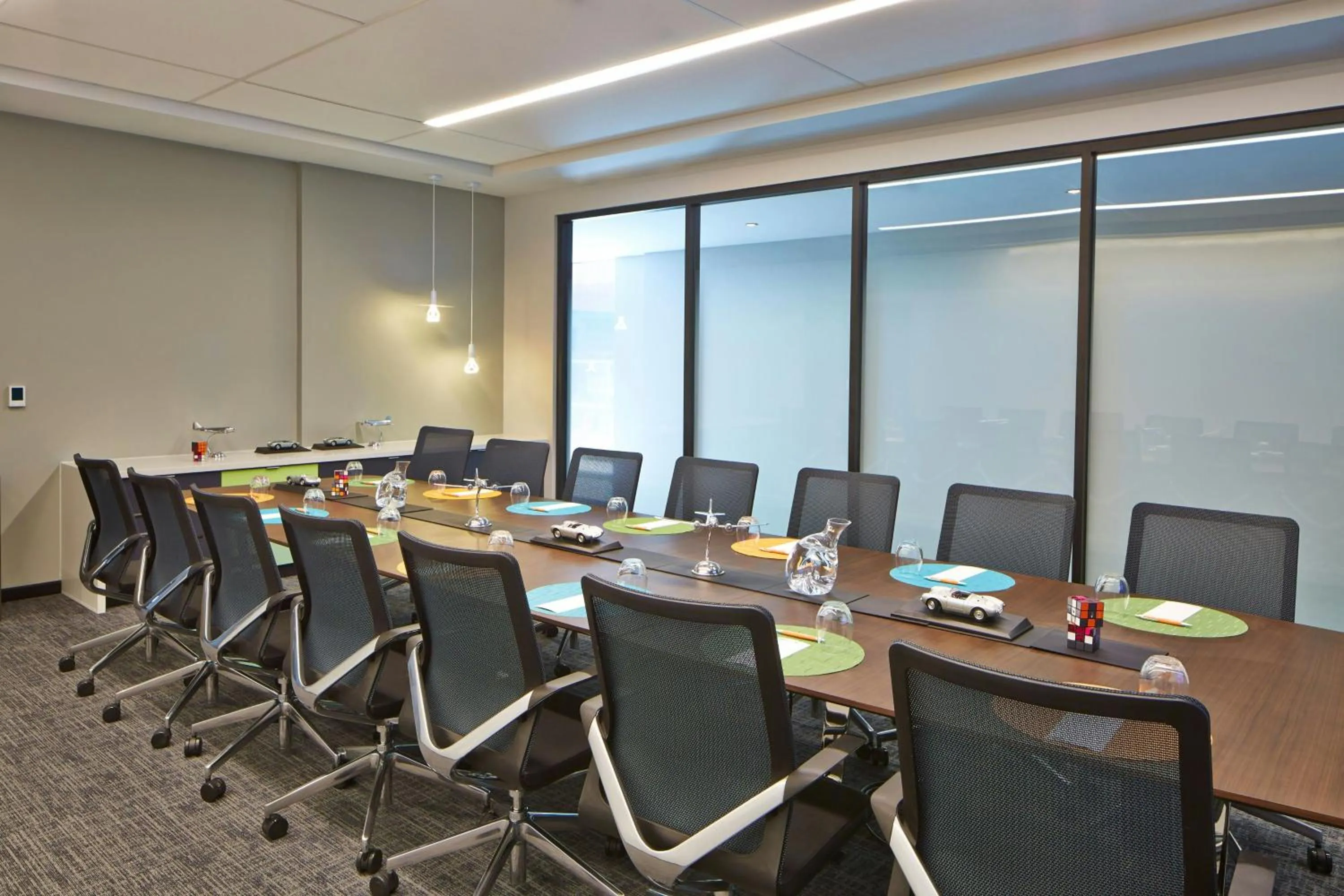 Meeting/conference room in Aloft Seattle Redmond