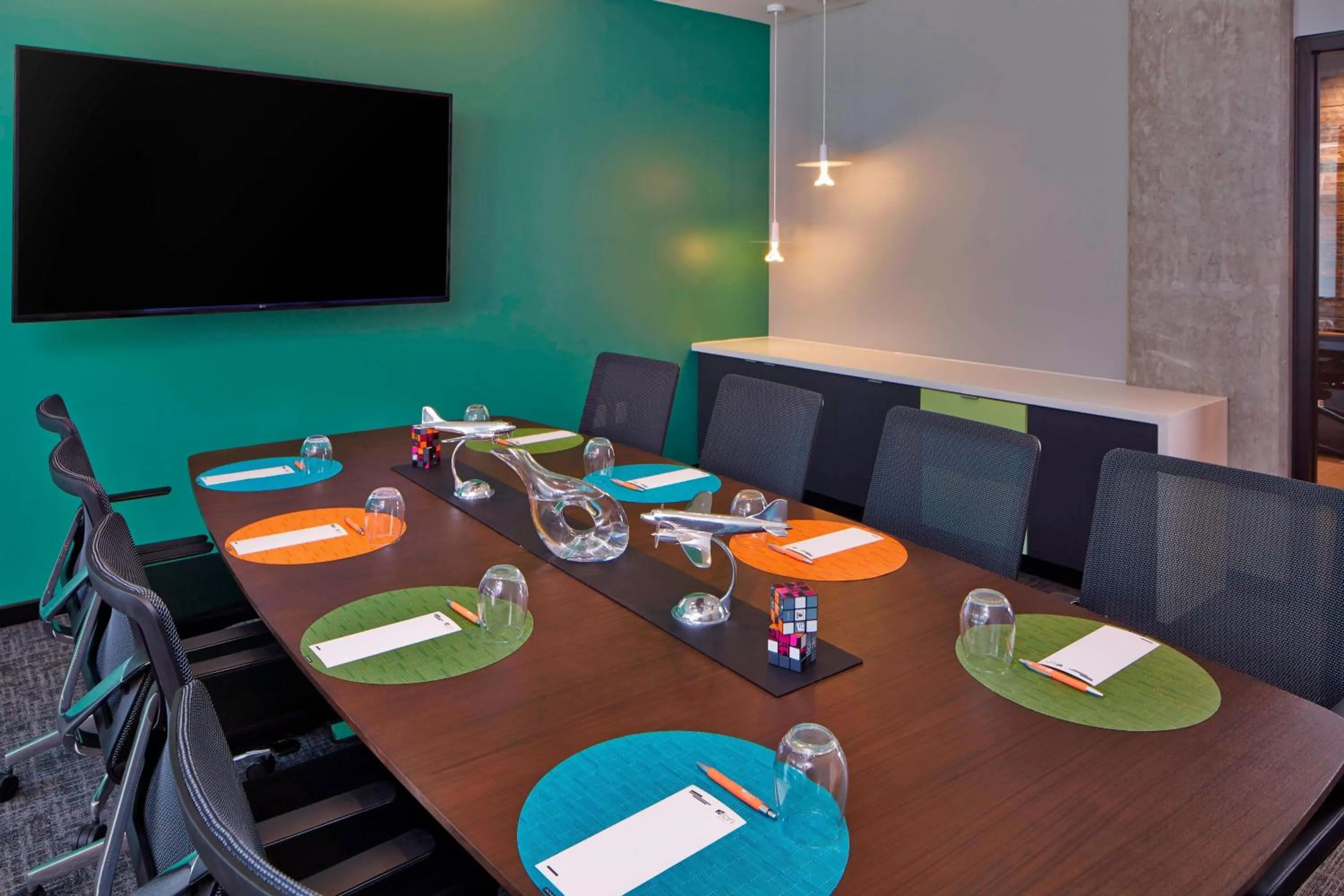 Meeting/conference room in Aloft Seattle Redmond
