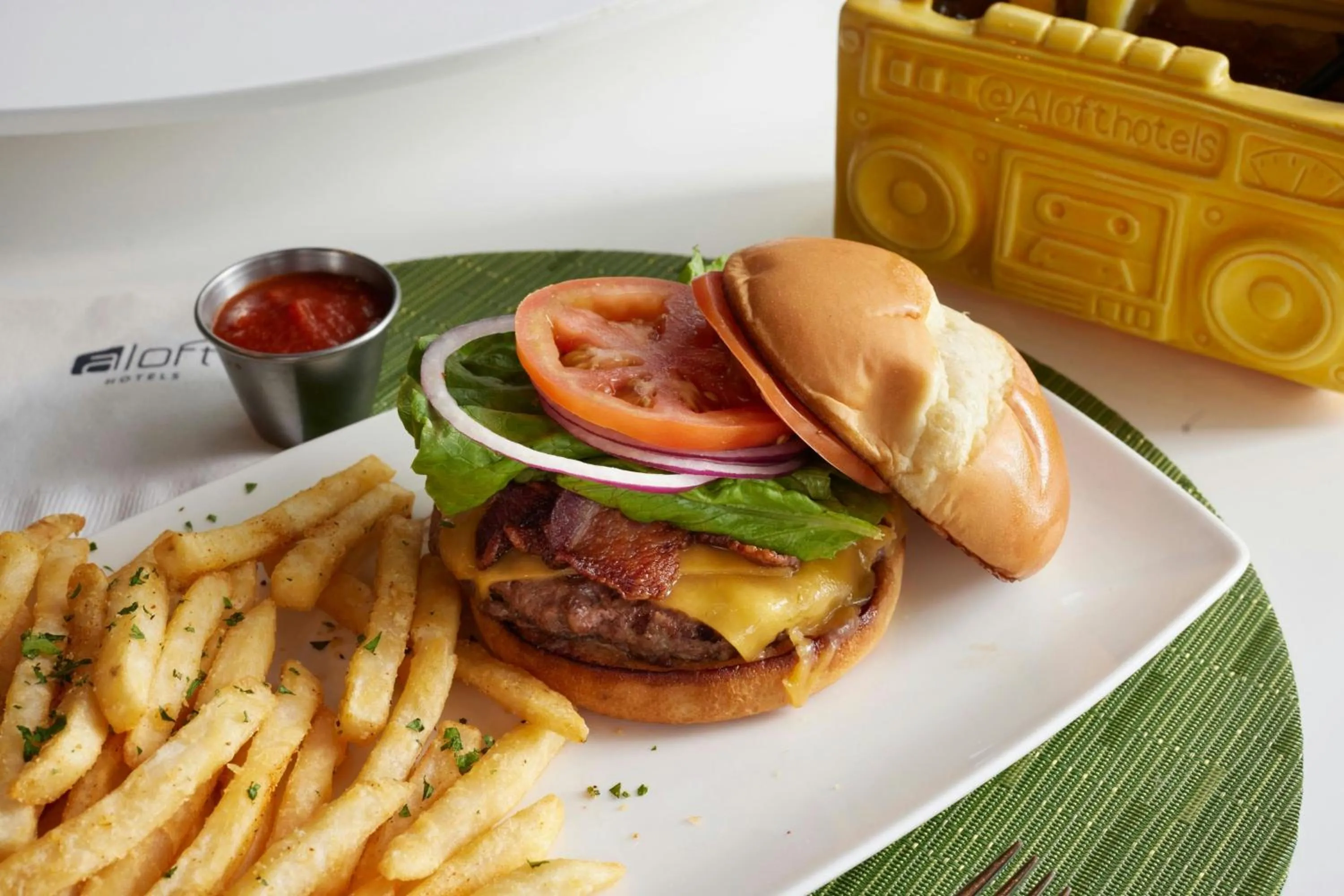 Restaurant/places to eat in Aloft Seattle Redmond