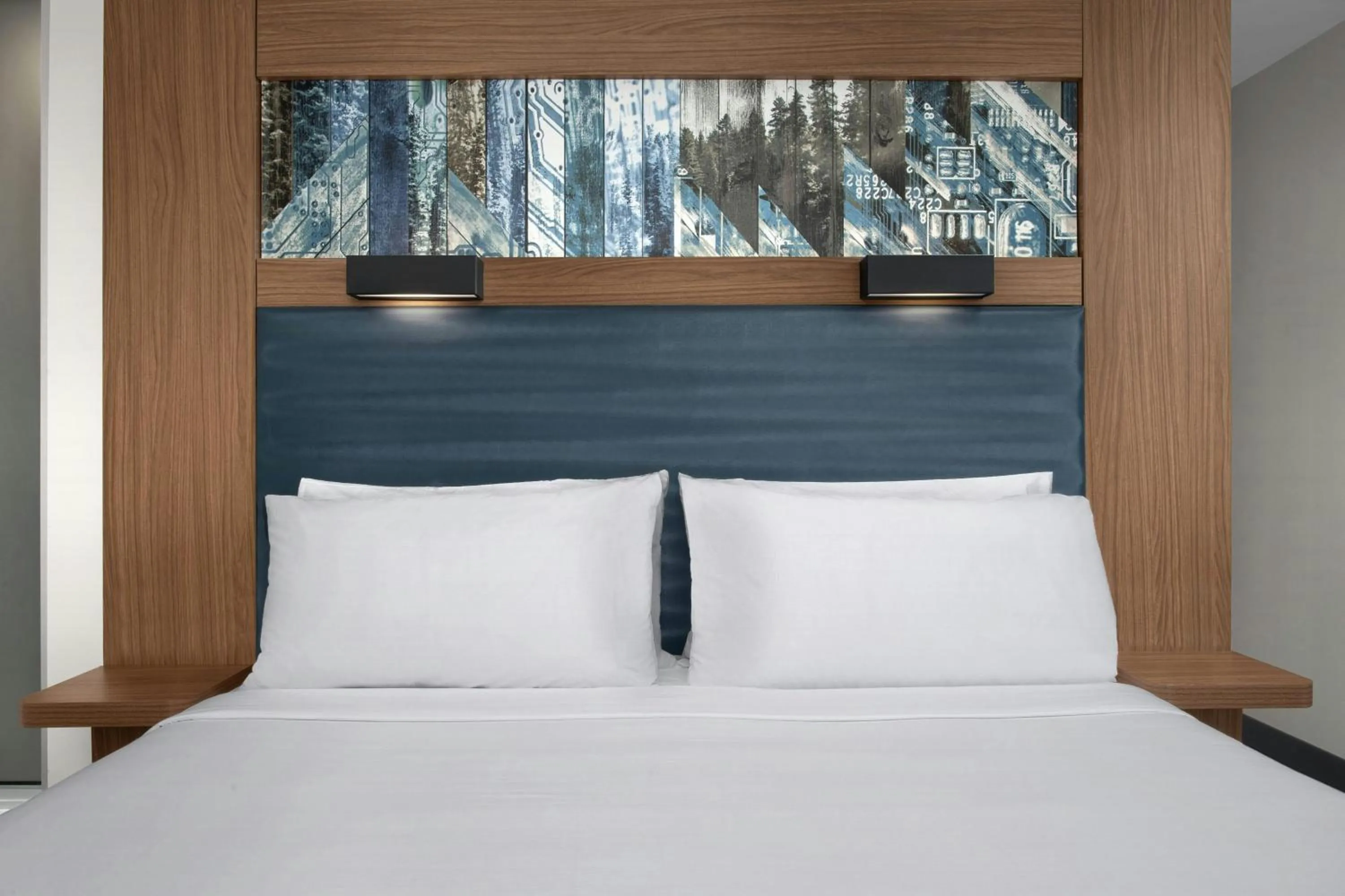 Photo of the whole room, Bed in Aloft Hillsboro-Beaverton