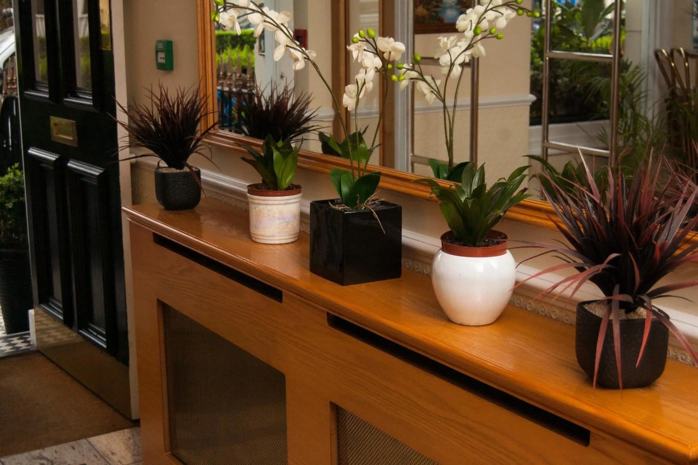 Decorative detail in Days Inn Hyde Park