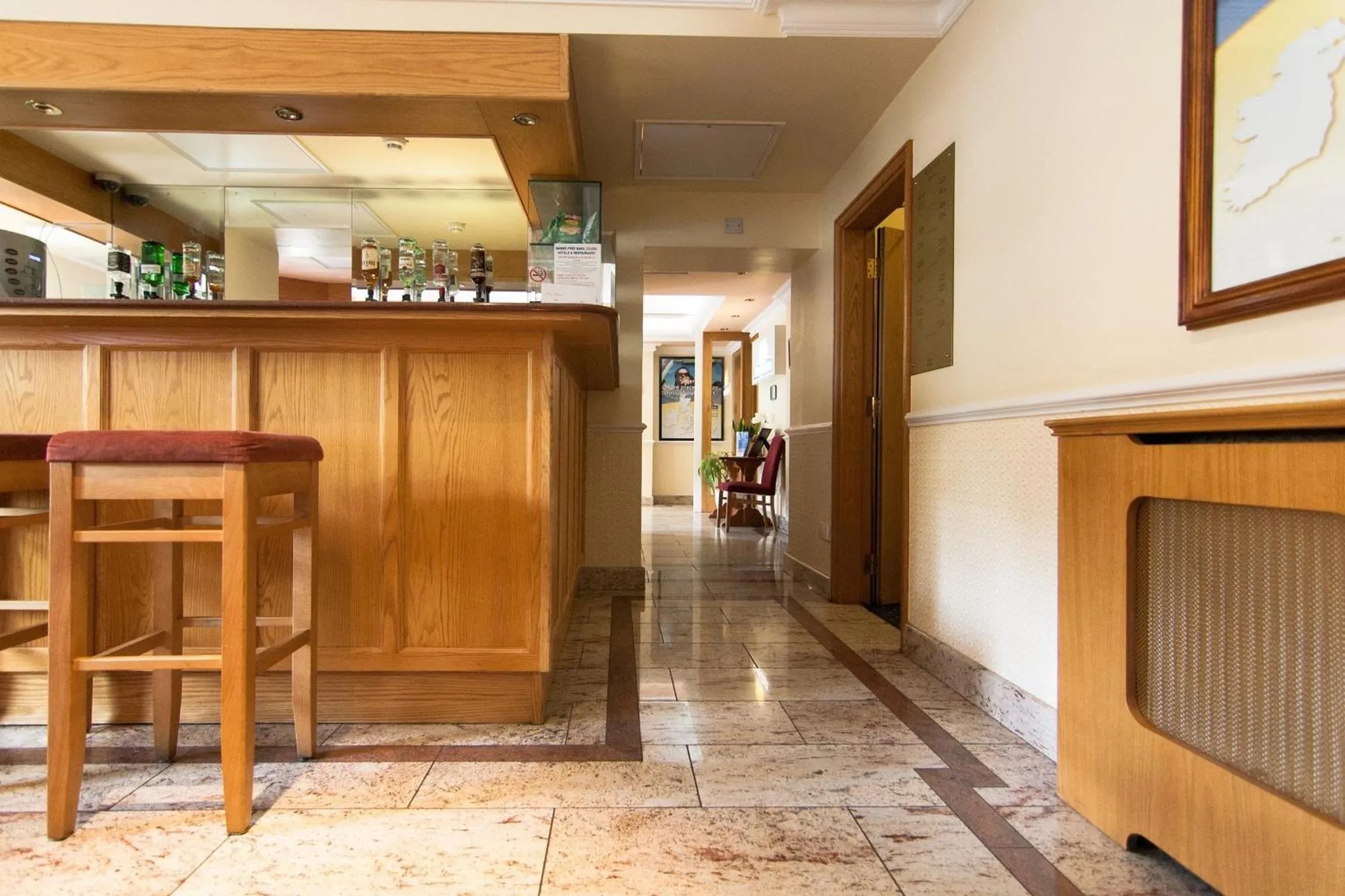 Lounge or bar in Days Inn Hyde Park