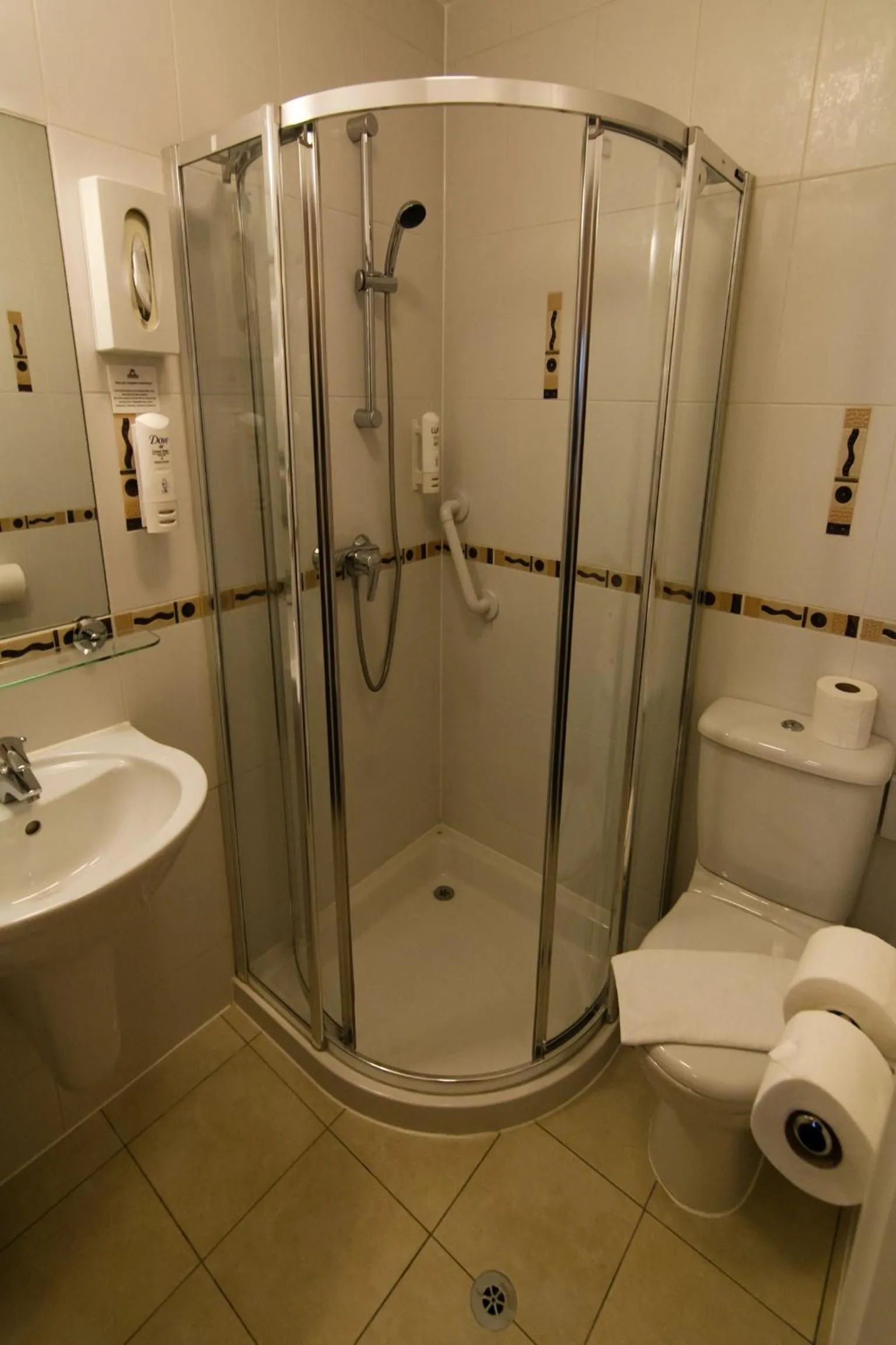 Bathroom in Days Inn Hyde Park