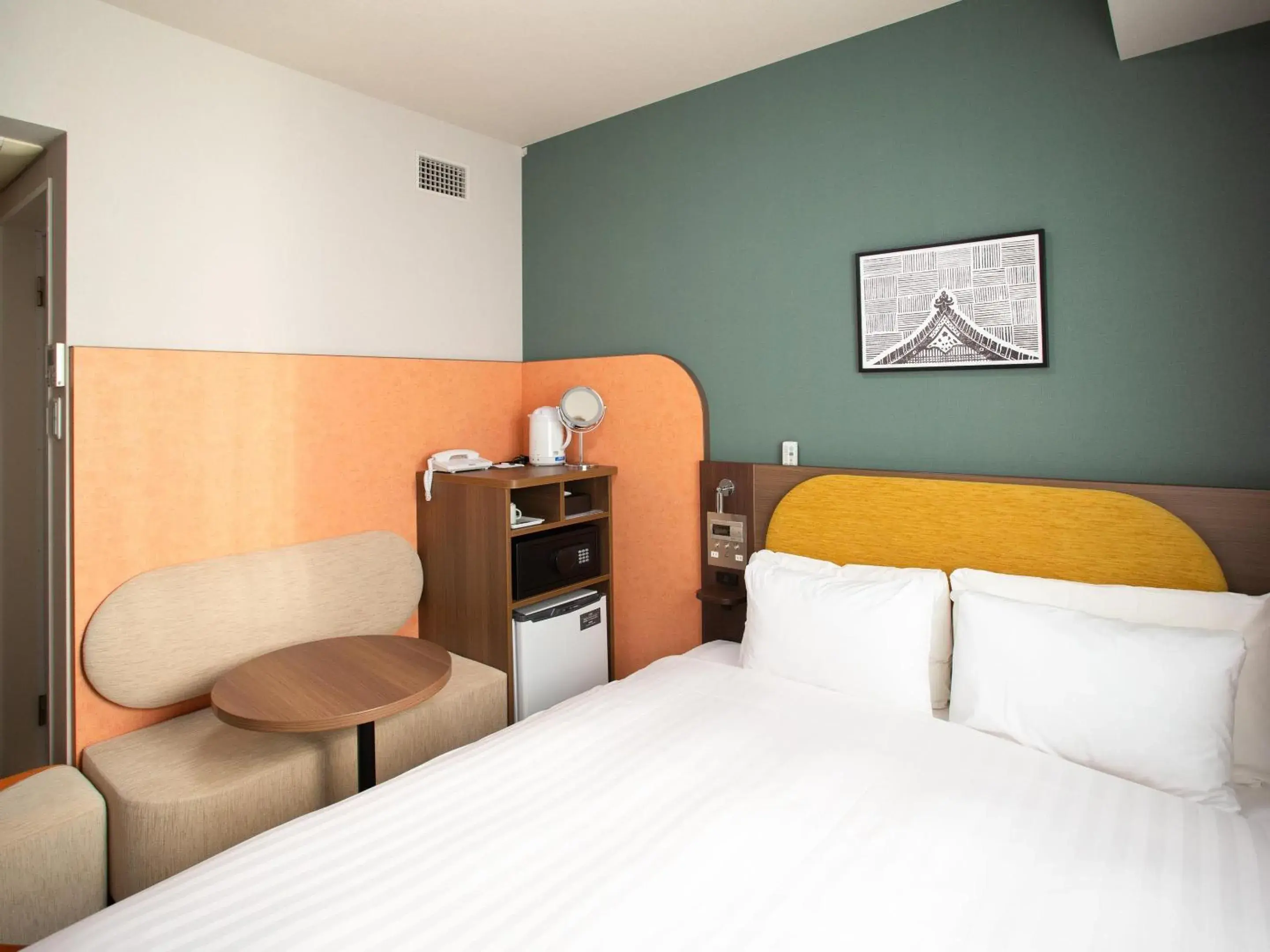 Bedroom, Bed in Comfort Hotel ERA Tokyo Higashi Kanda Bedroom, Bed in Comfort Hotel ERA Tokyo Higashi Kanda