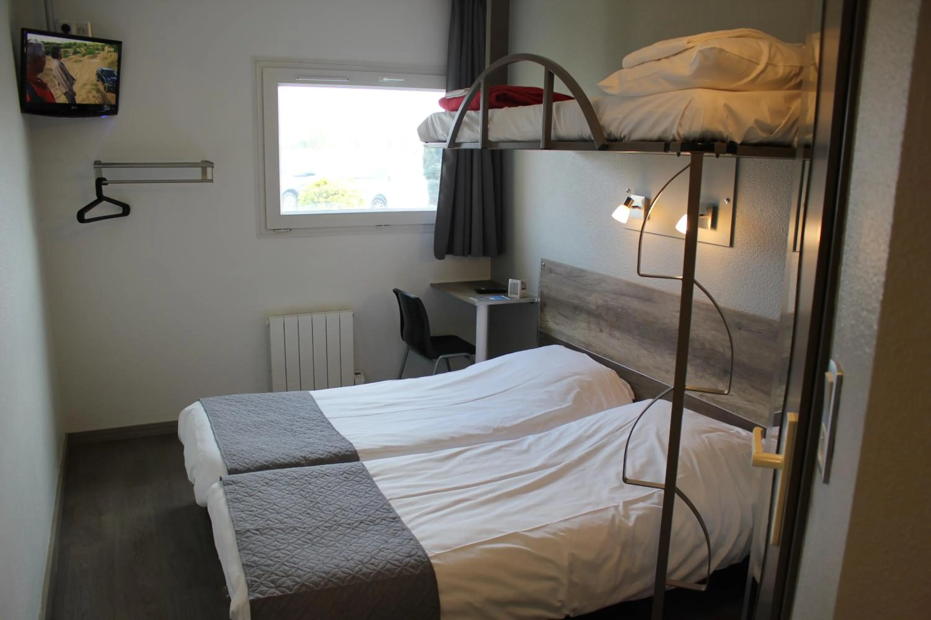 Bedroom, Bed in B&B HOTEL Berck-sur-Mer Rang-du-Fliers