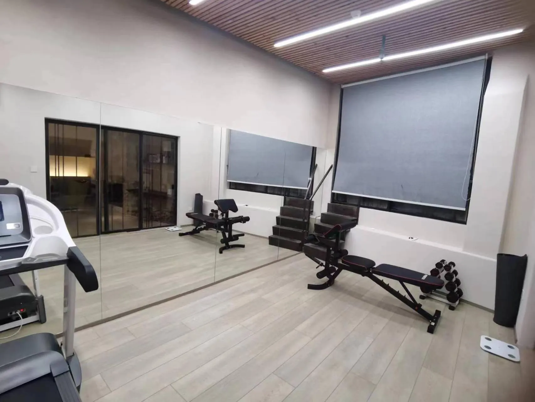 Fitness centre/facilities in EBO Hotel Zijin gang Asian Games Park Store Zhejiang university