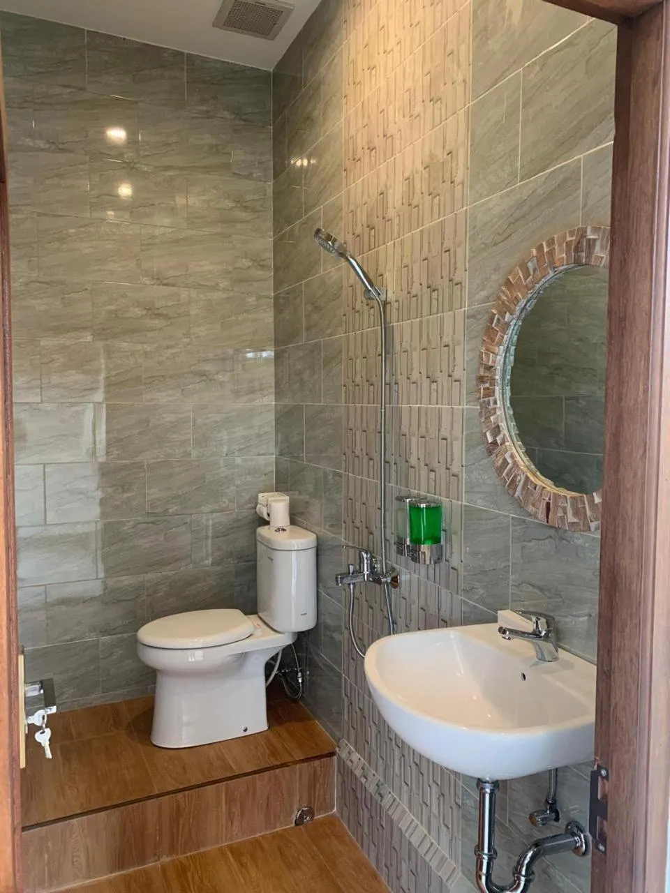 Shower in The Carik Bisma Ubud