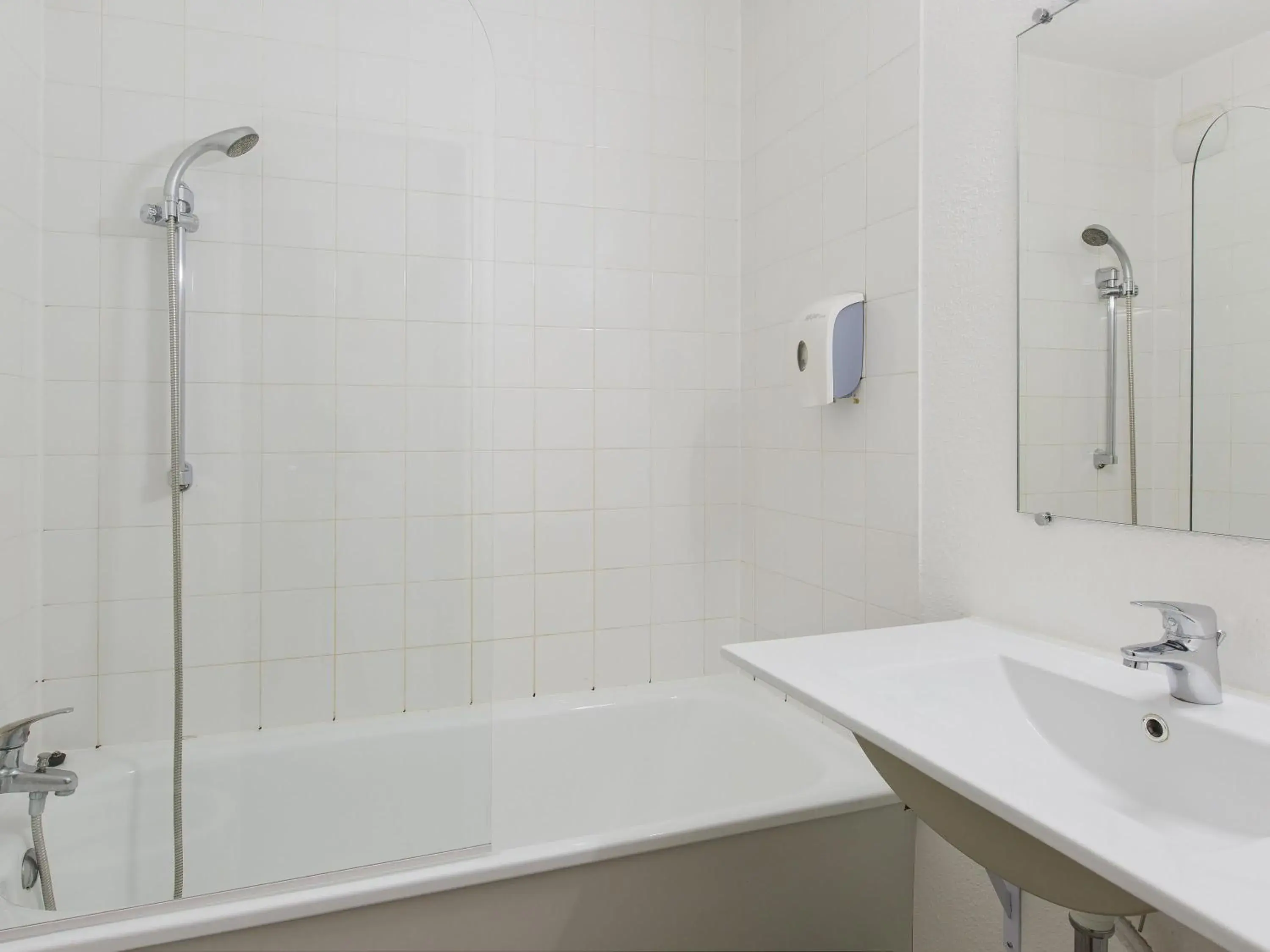 Bedroom in hotelF1 Igny Massy TGV Bedroom in hotelF1 Igny Massy TGV