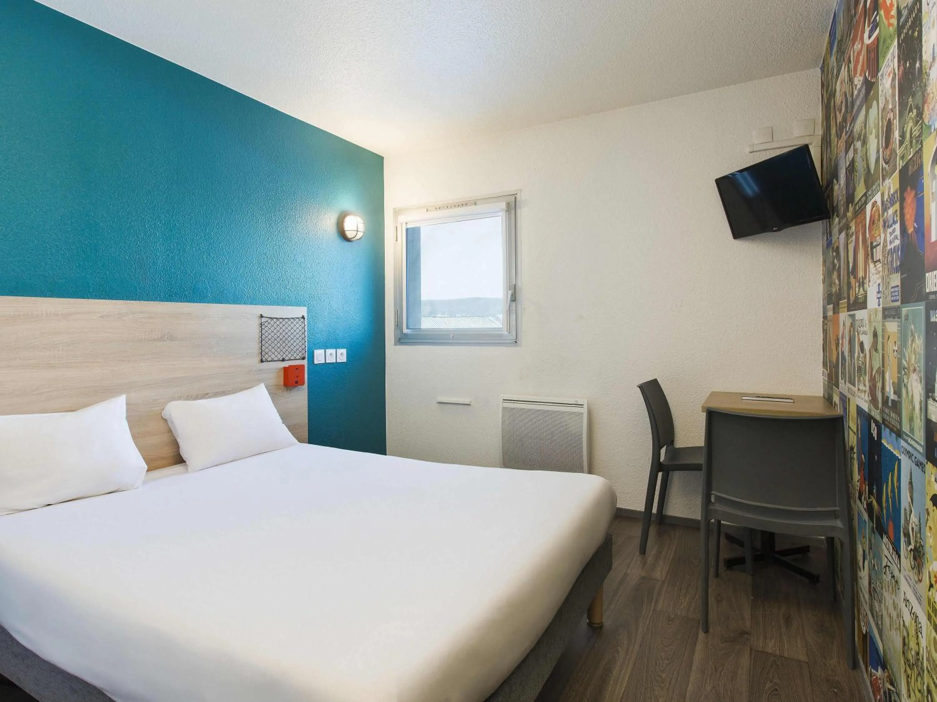 Bedroom, Bed in hotelF1 Igny Massy TGV