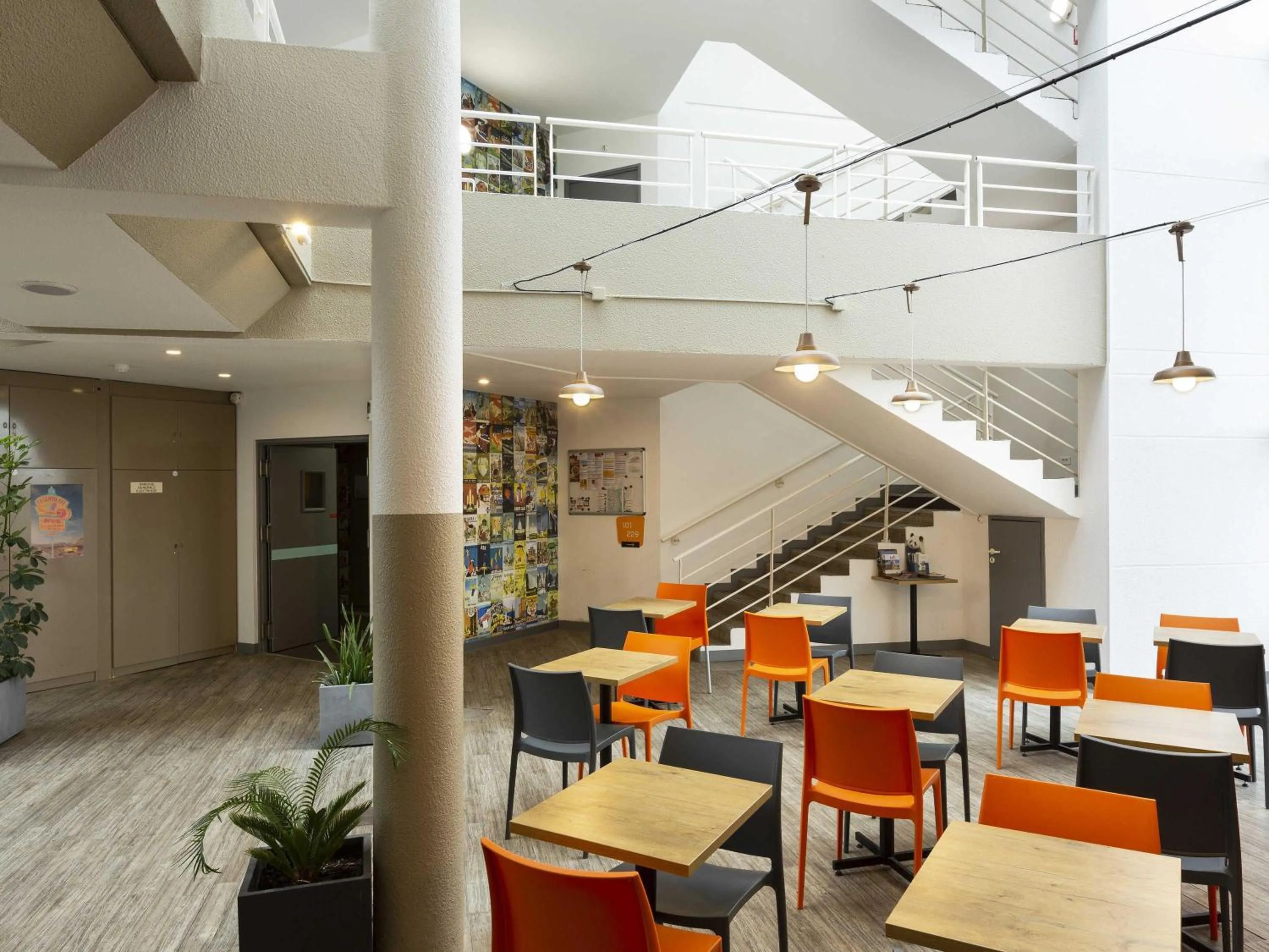 Property building in hotelF1 Nemours