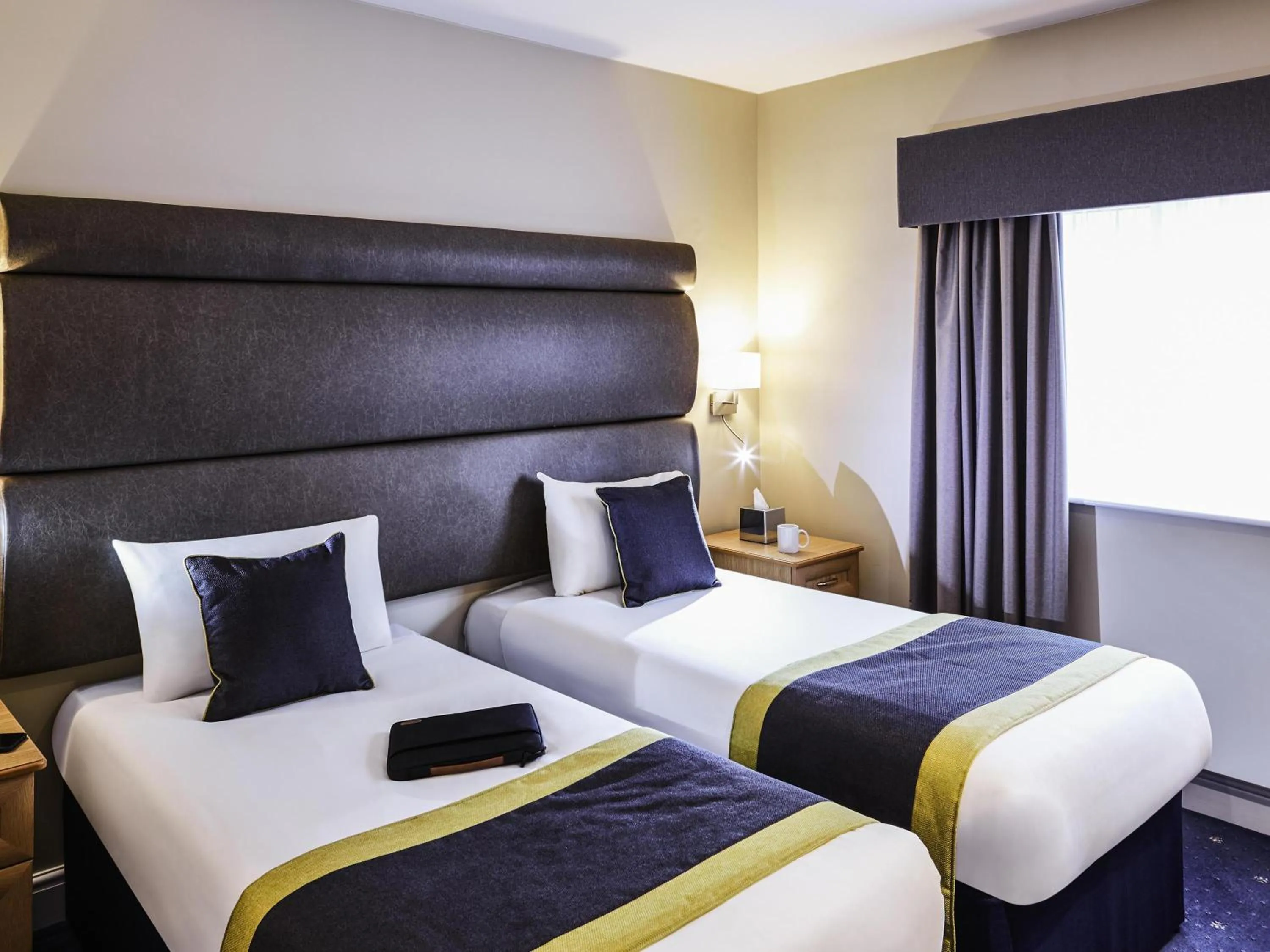 Bedroom, Bed in Mercure Newbury West Grange Hotel