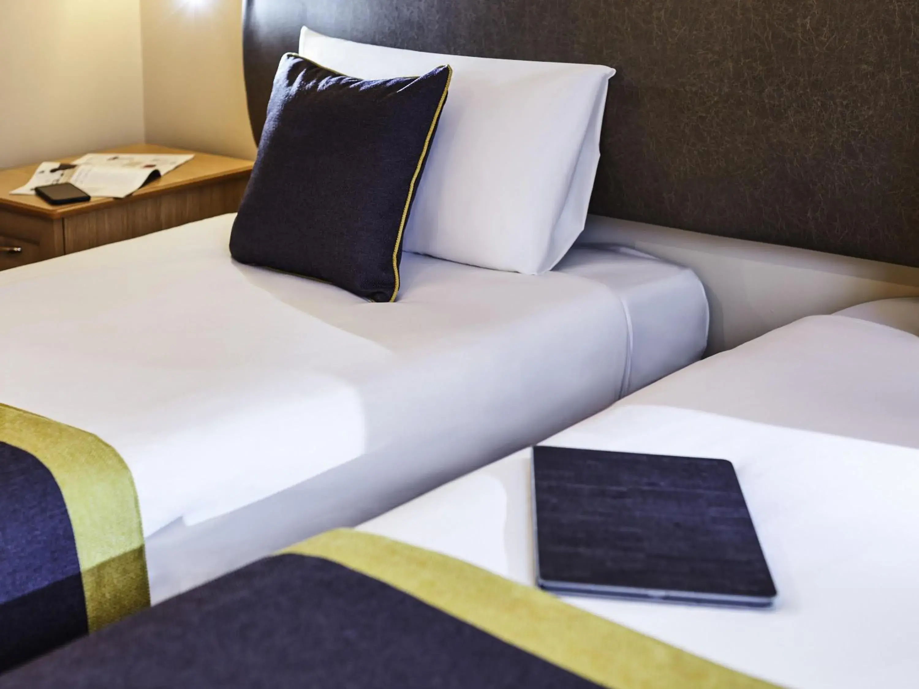 Bedroom, Bed in Mercure Newbury West Grange Hotel Bedroom, Bed in Mercure Newbury West Grange Hotel