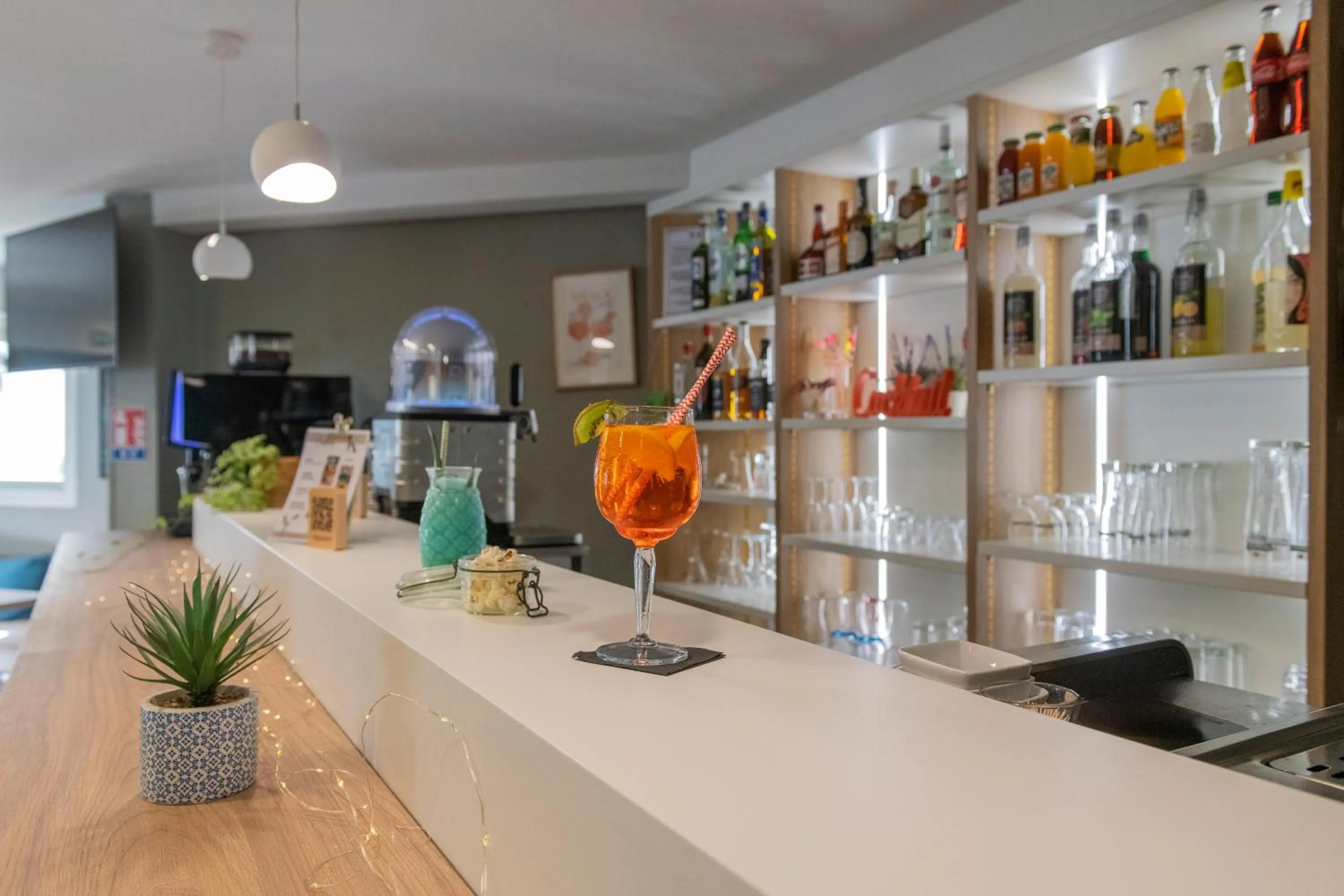 Lounge or bar in Kyriad Montpellier Est - Lunel