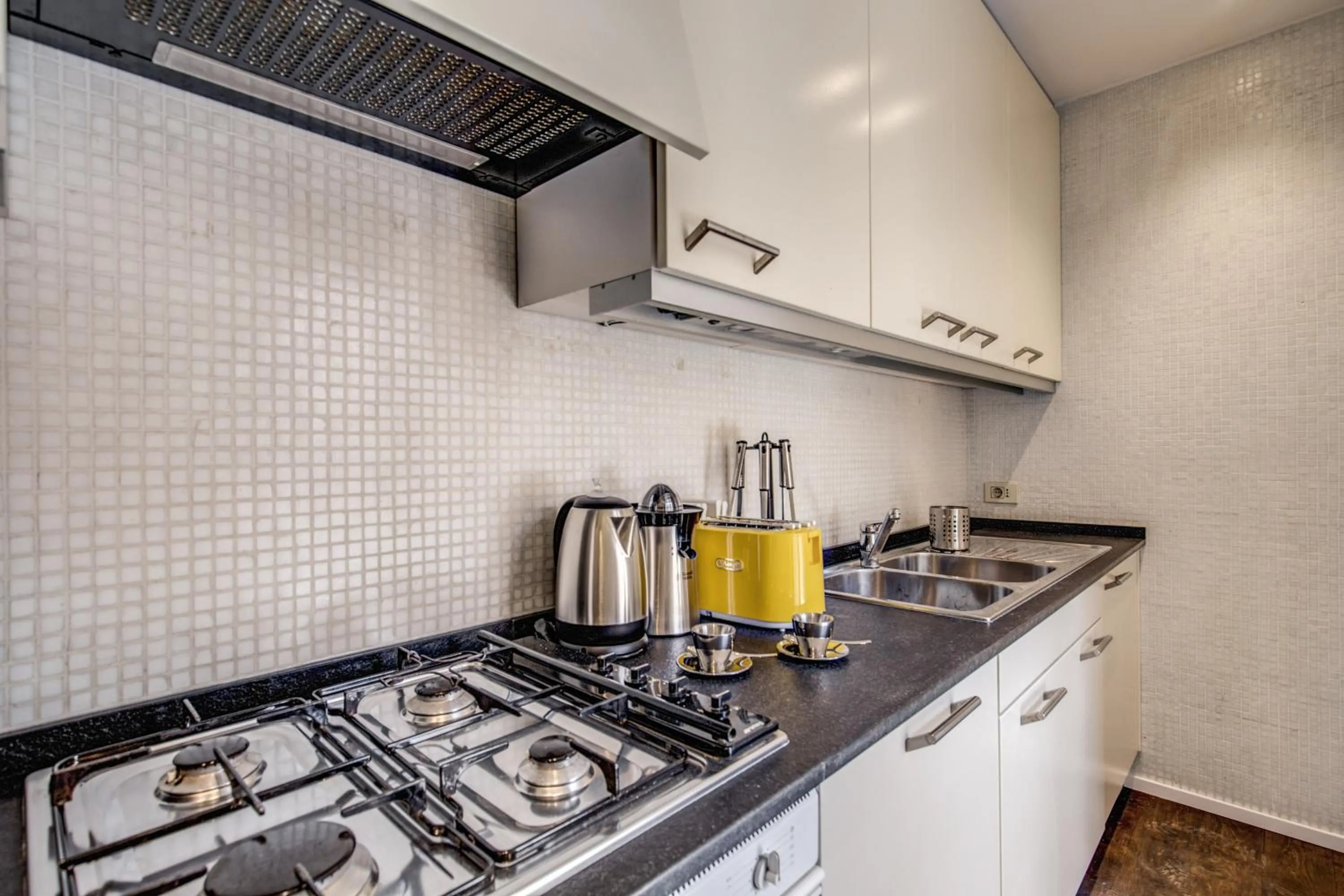 Piazza Farnese exclusive view 2 bedroom en suite