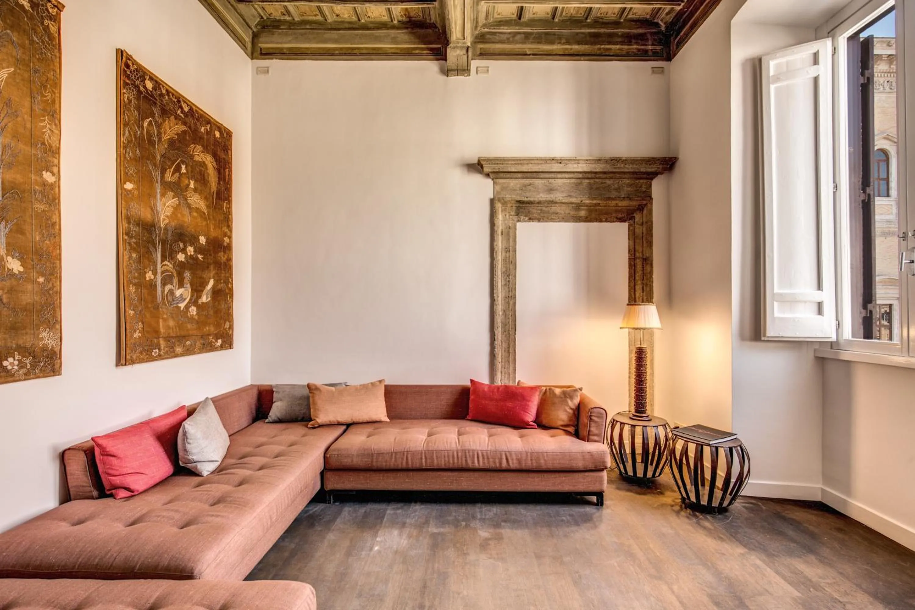 Piazza Farnese exclusive view 2 bedroom en suite