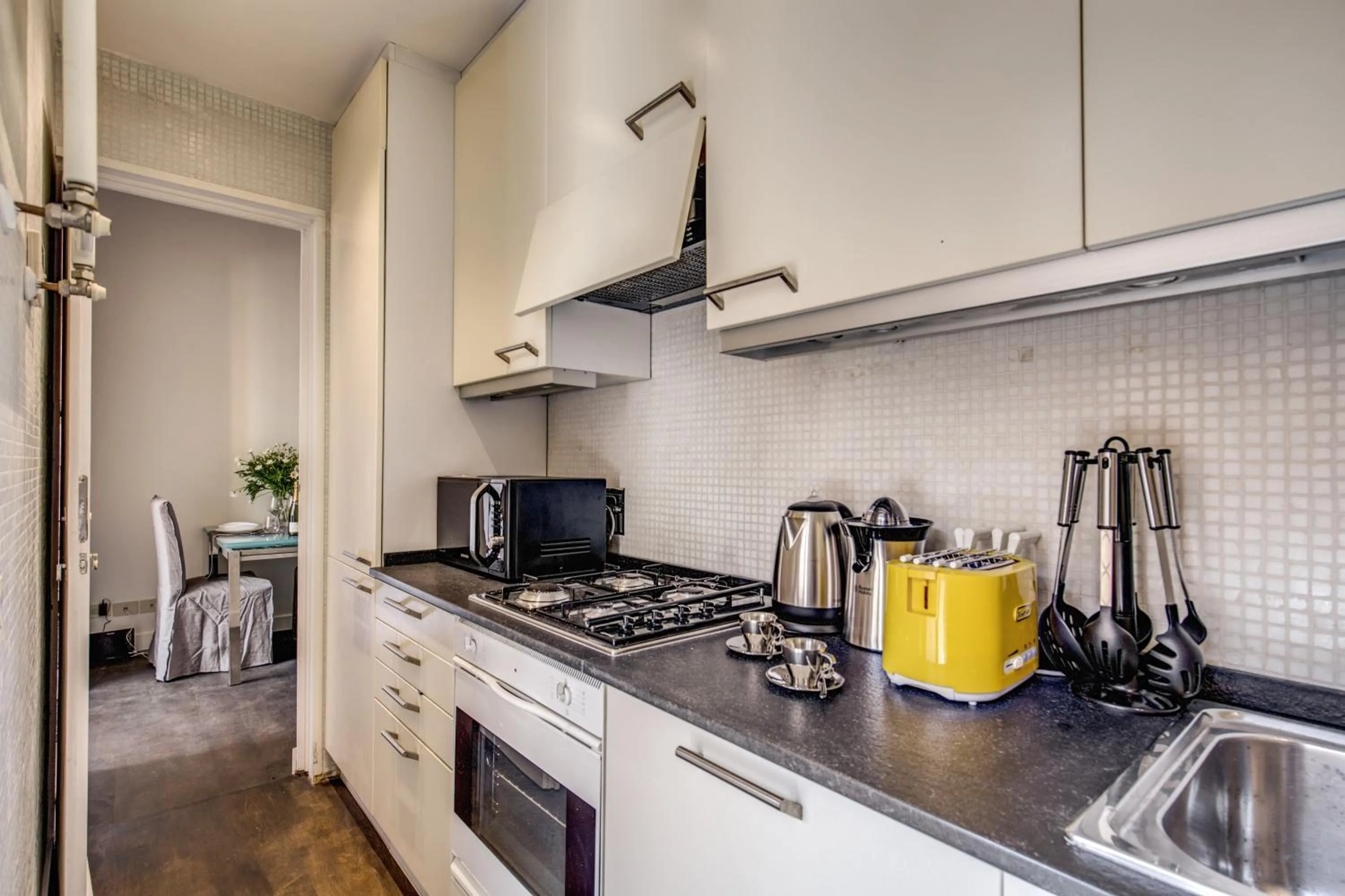 Piazza Farnese exclusive view 2 bedroom en suite