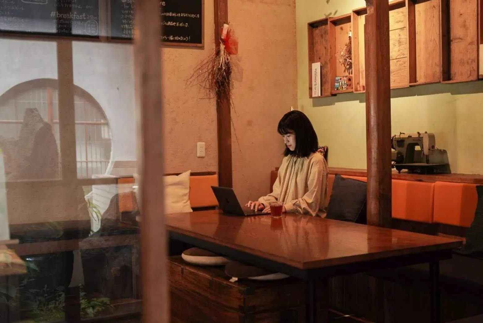 Communal lounge/ TV room in Taketa Ekimae Hostel cue