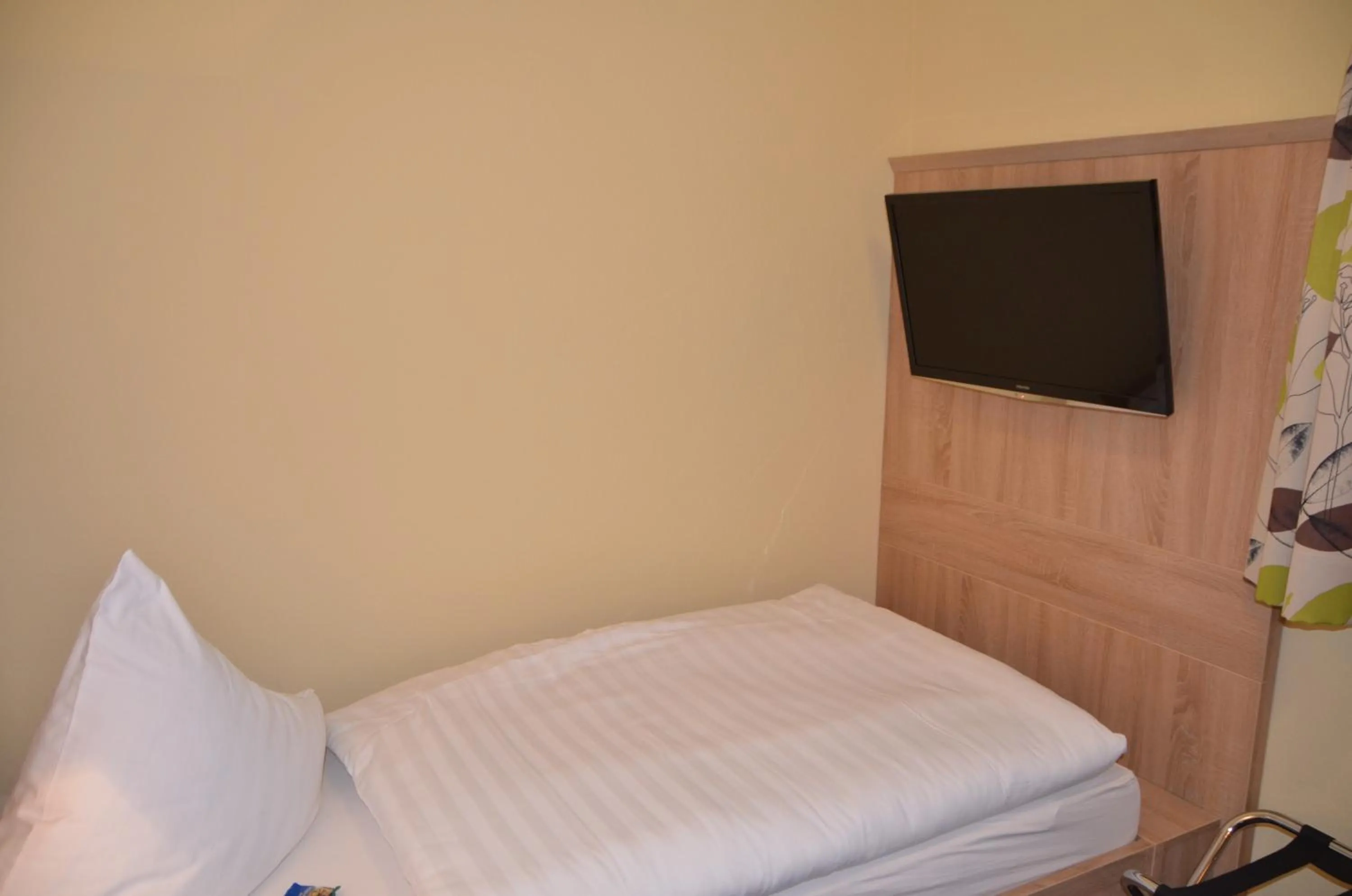 Photo of the whole room, Bed in Hotel Sassor