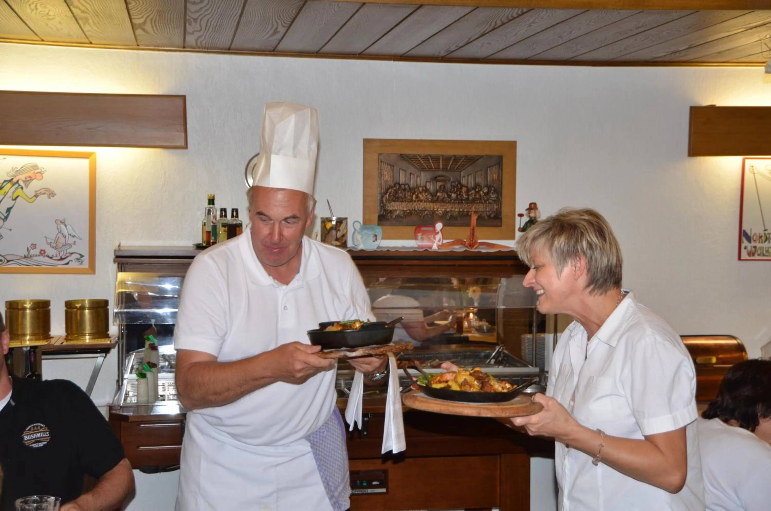 Restaurant/places to eat in Hotel Sassor