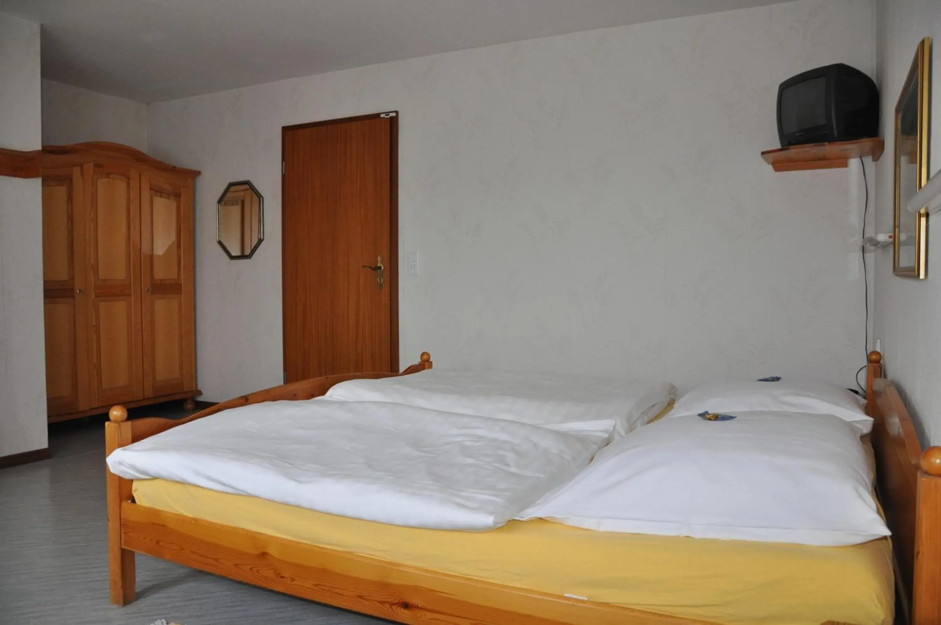 Standard Double Room in Hotel Sassor Standard Double Room in Hotel Sassor