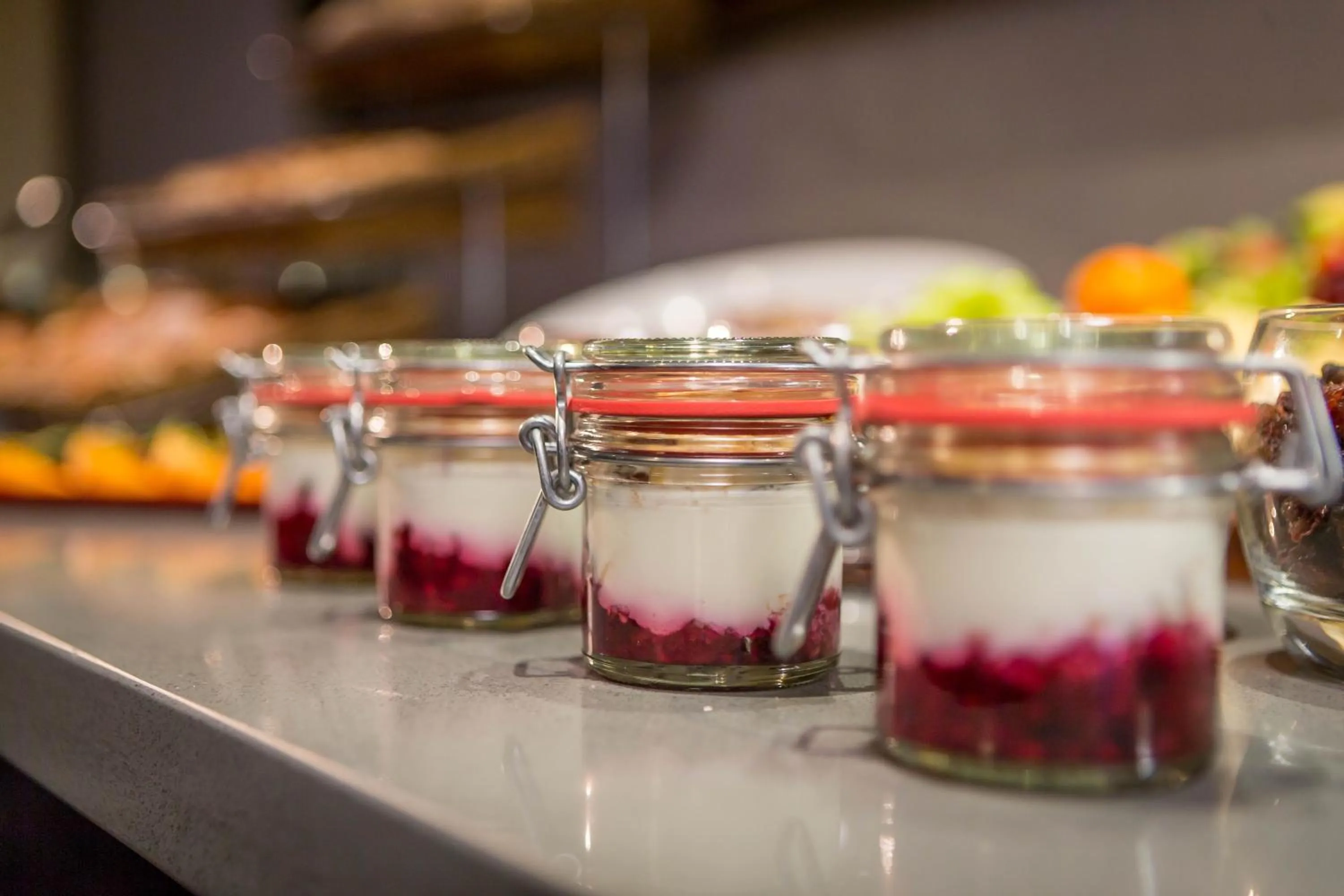 Restaurant/places to eat in Maldron Hotel Dublin Airport