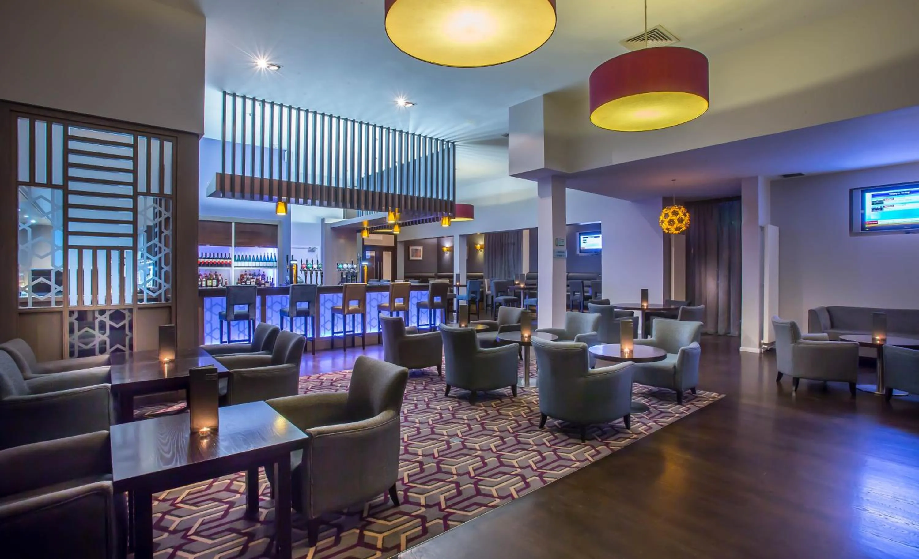 Lounge or bar in Maldron Hotel Dublin Airport