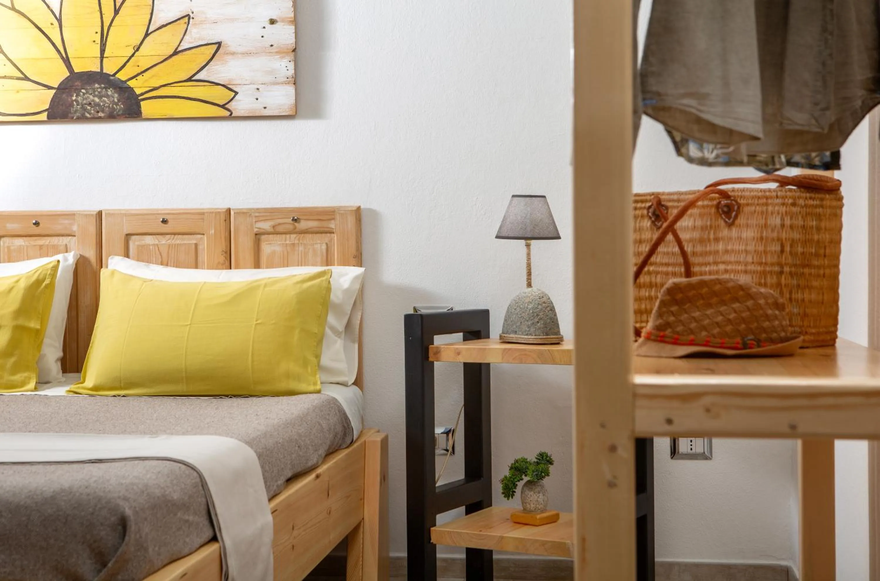 Decorative detail, Bed in B&B Les Chambres Rooms & Suite