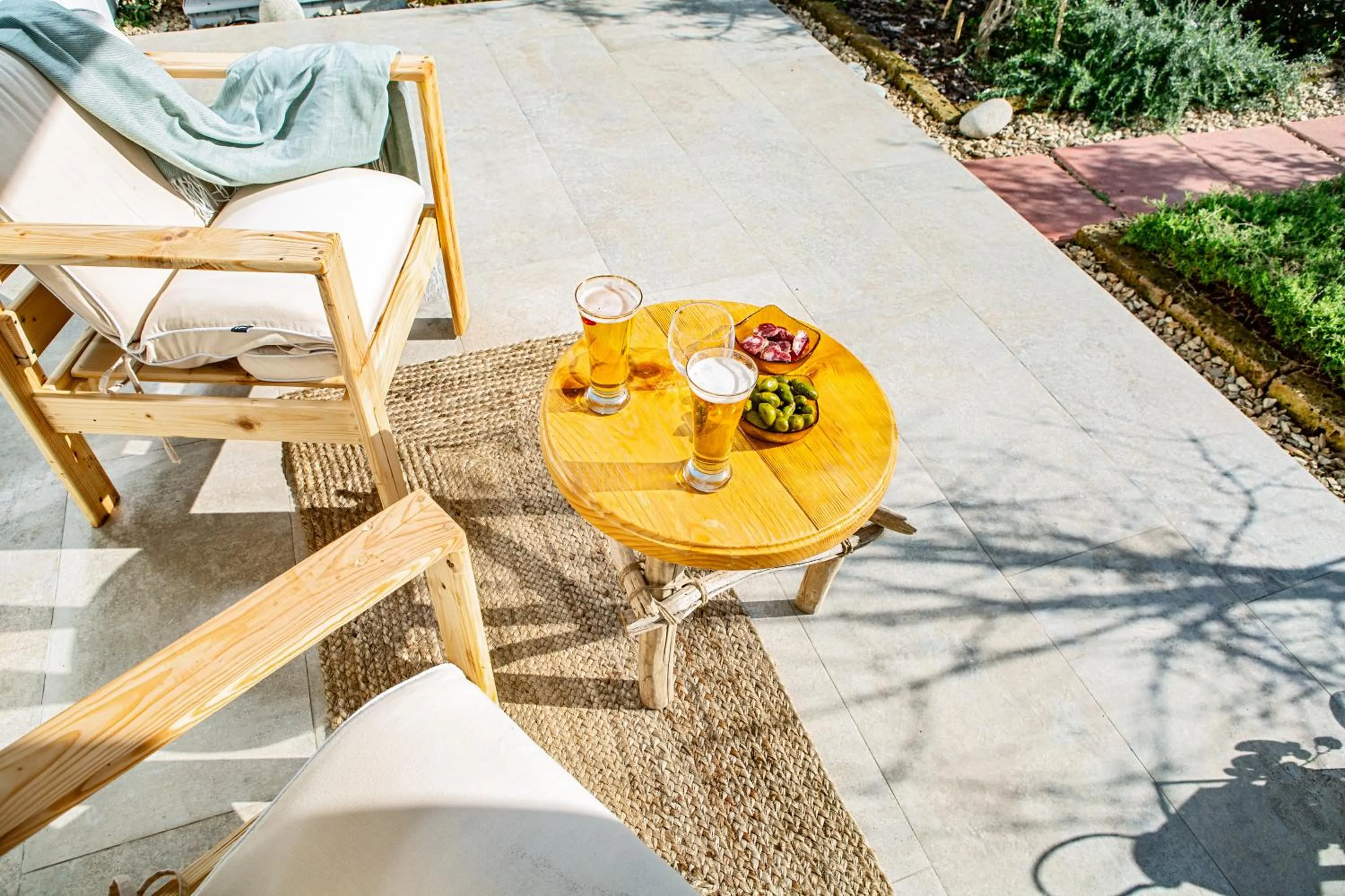 Patio in B&B Les Chambres Rooms & Suite