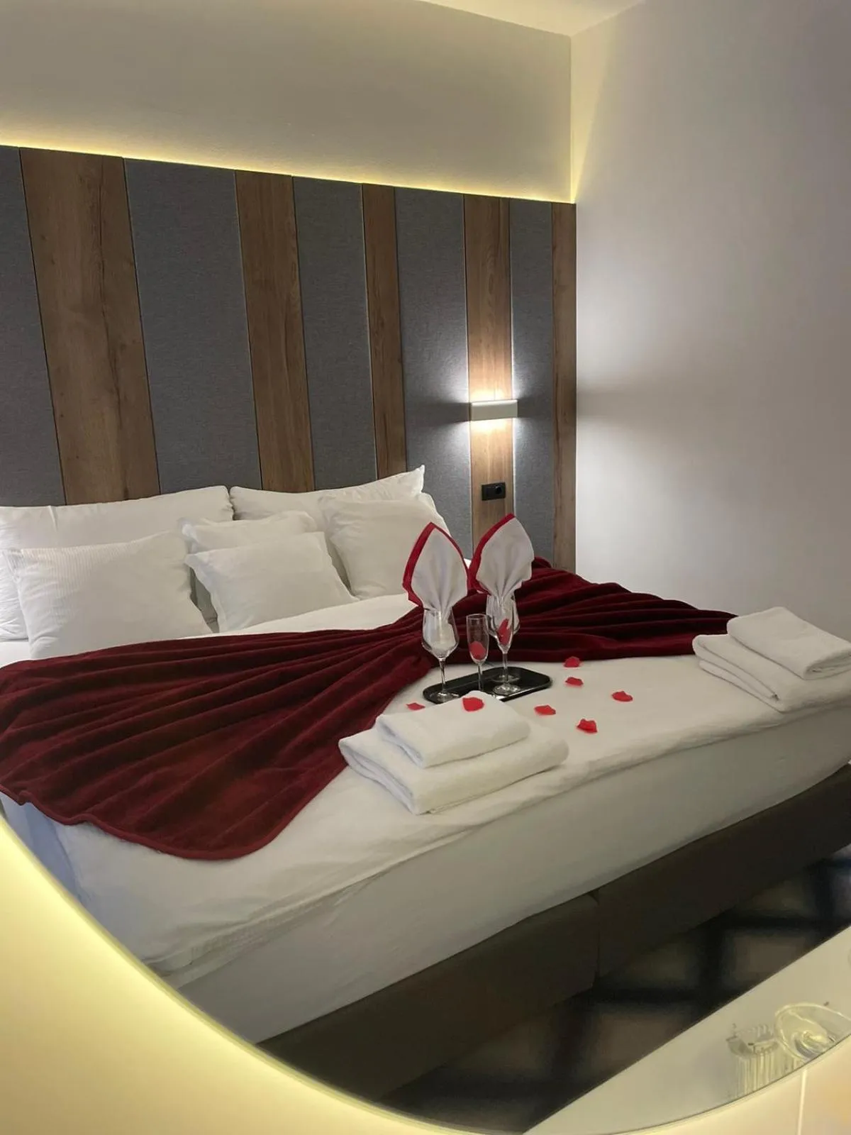 Photo of the whole room, Bed in Swiss Plus Hotel