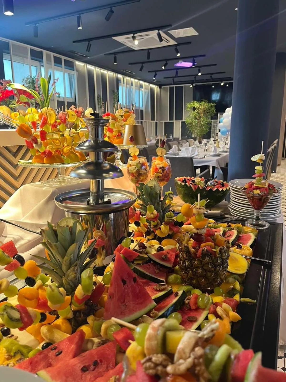 Restaurant/places to eat in Swiss Plus Hotel