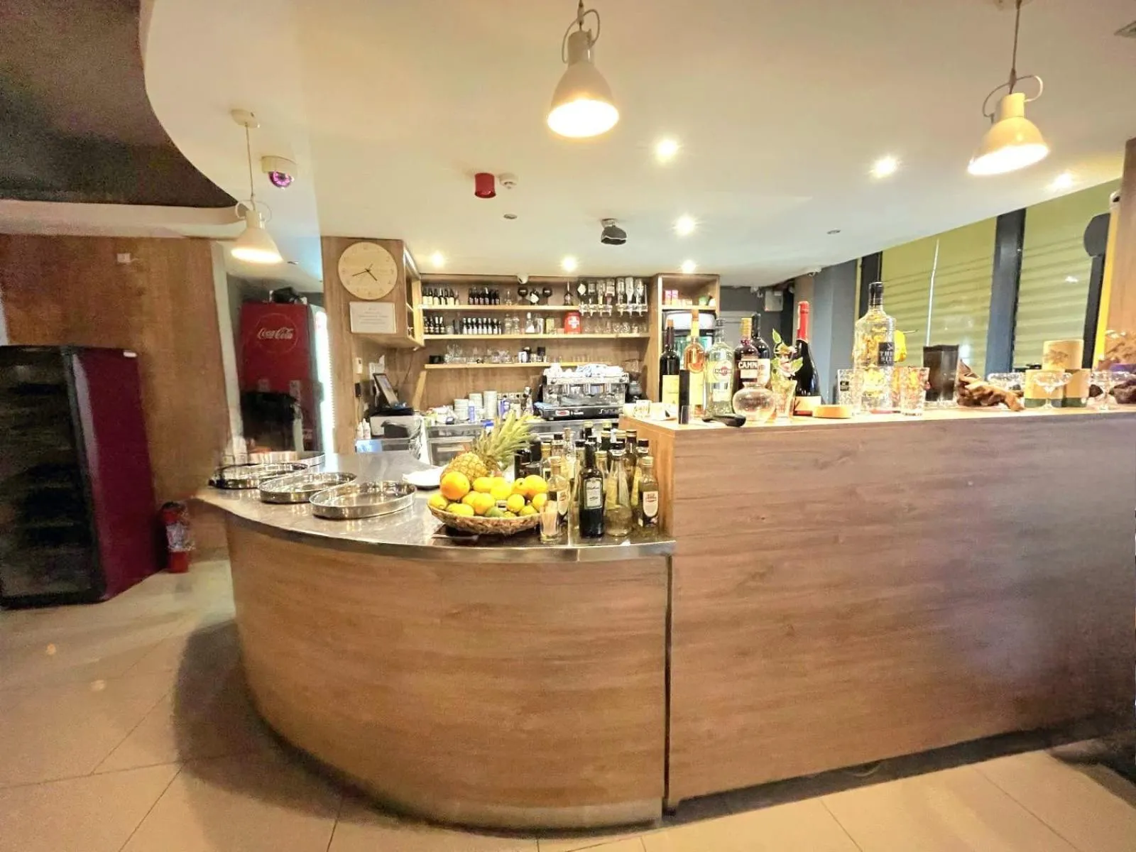 Restaurant/places to eat in Swiss Plus Hotel