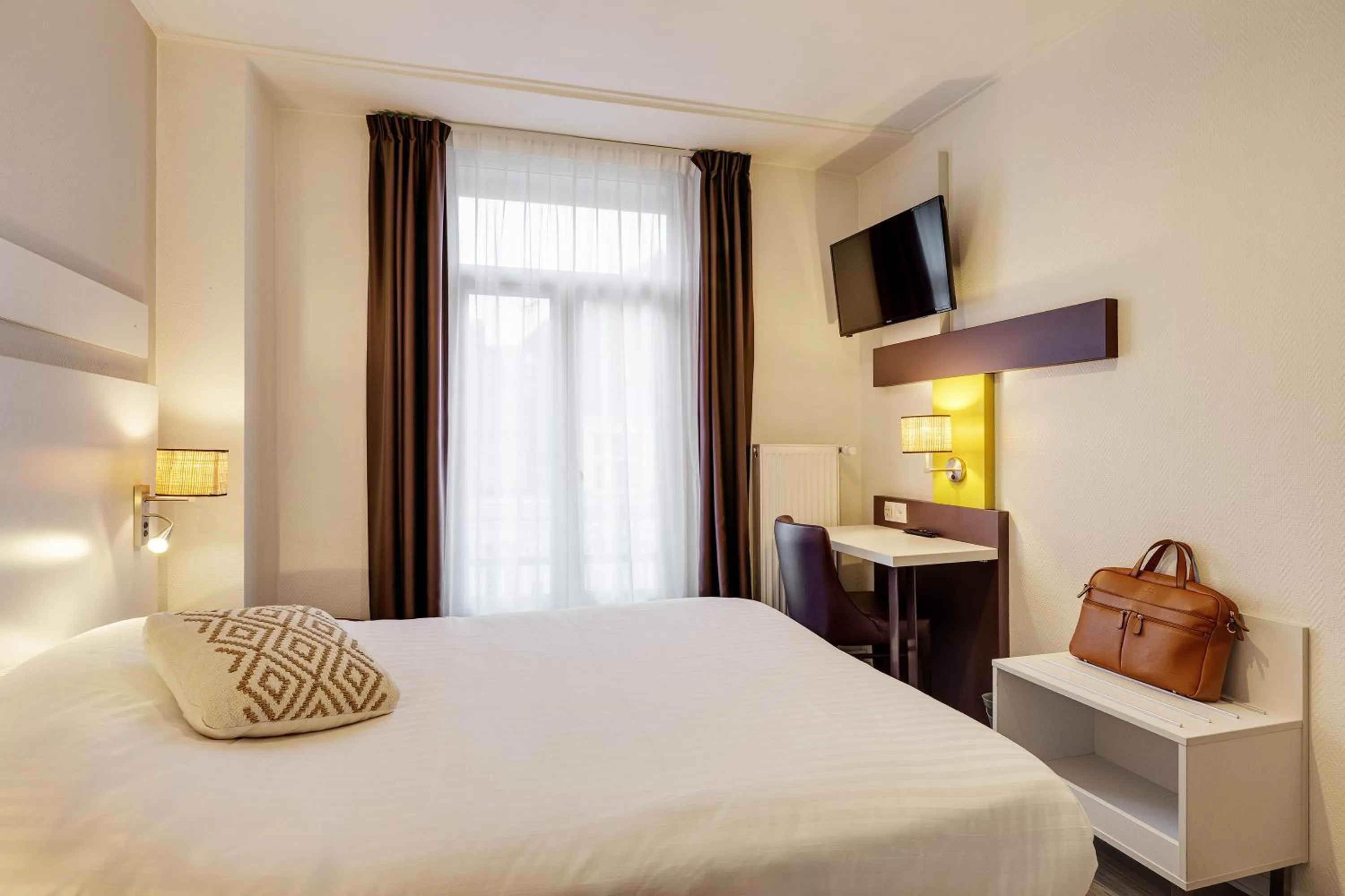 Bed in Grand Hôtel Lille