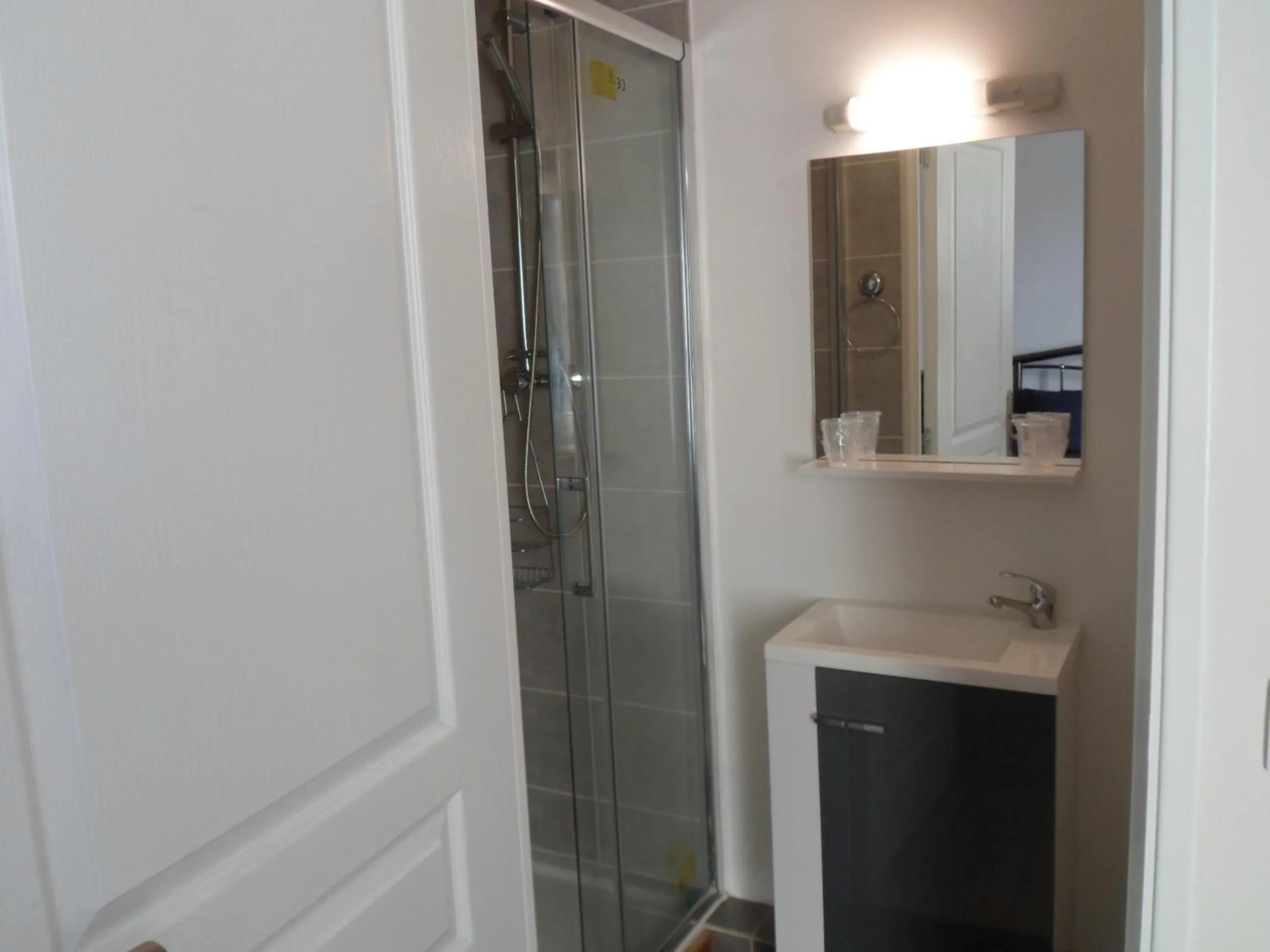 Bathroom in Riverside Bed and Breakfast