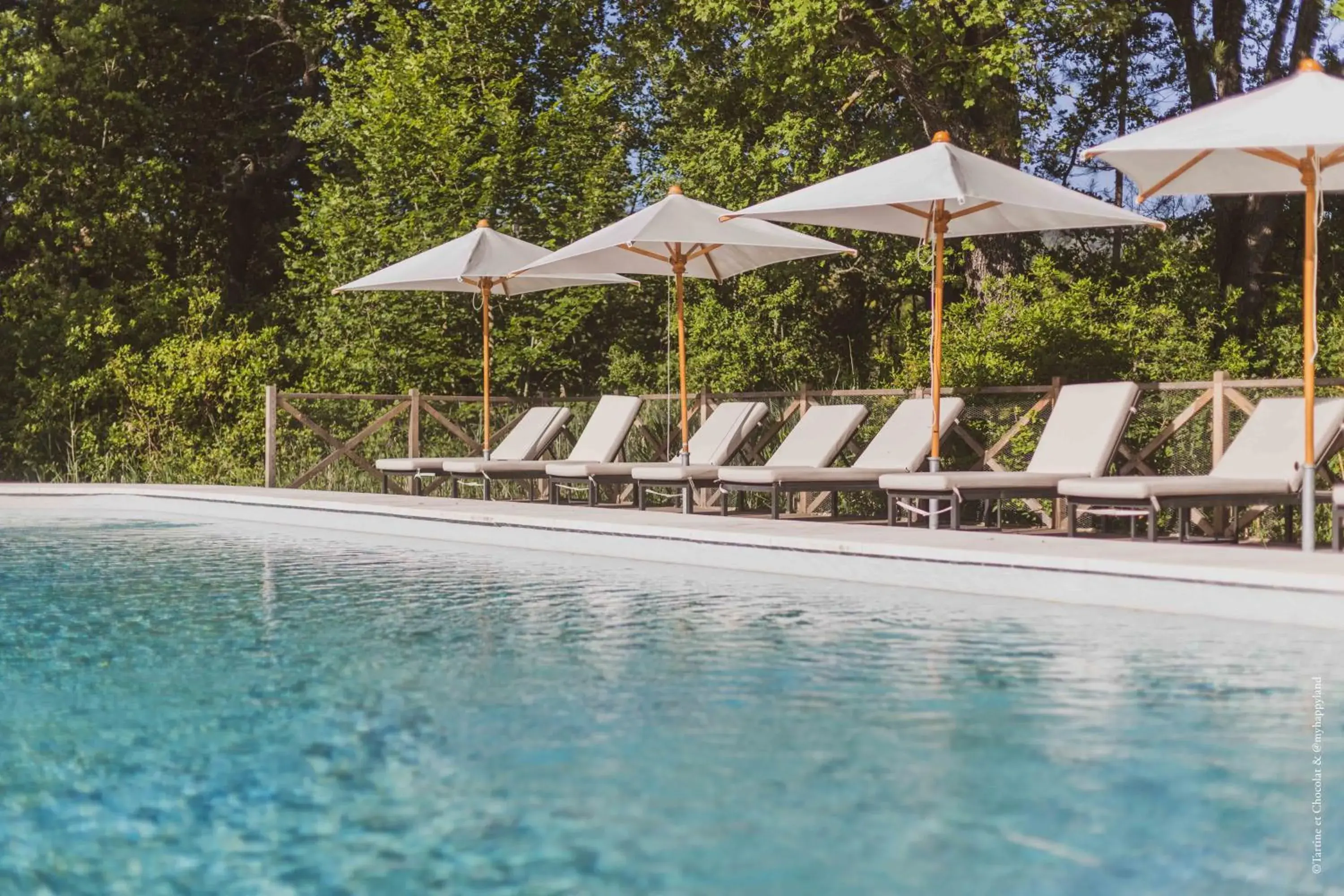 Swimming pool in Château de Fonscolombe Swimming pool in Château de Fonscolombe
