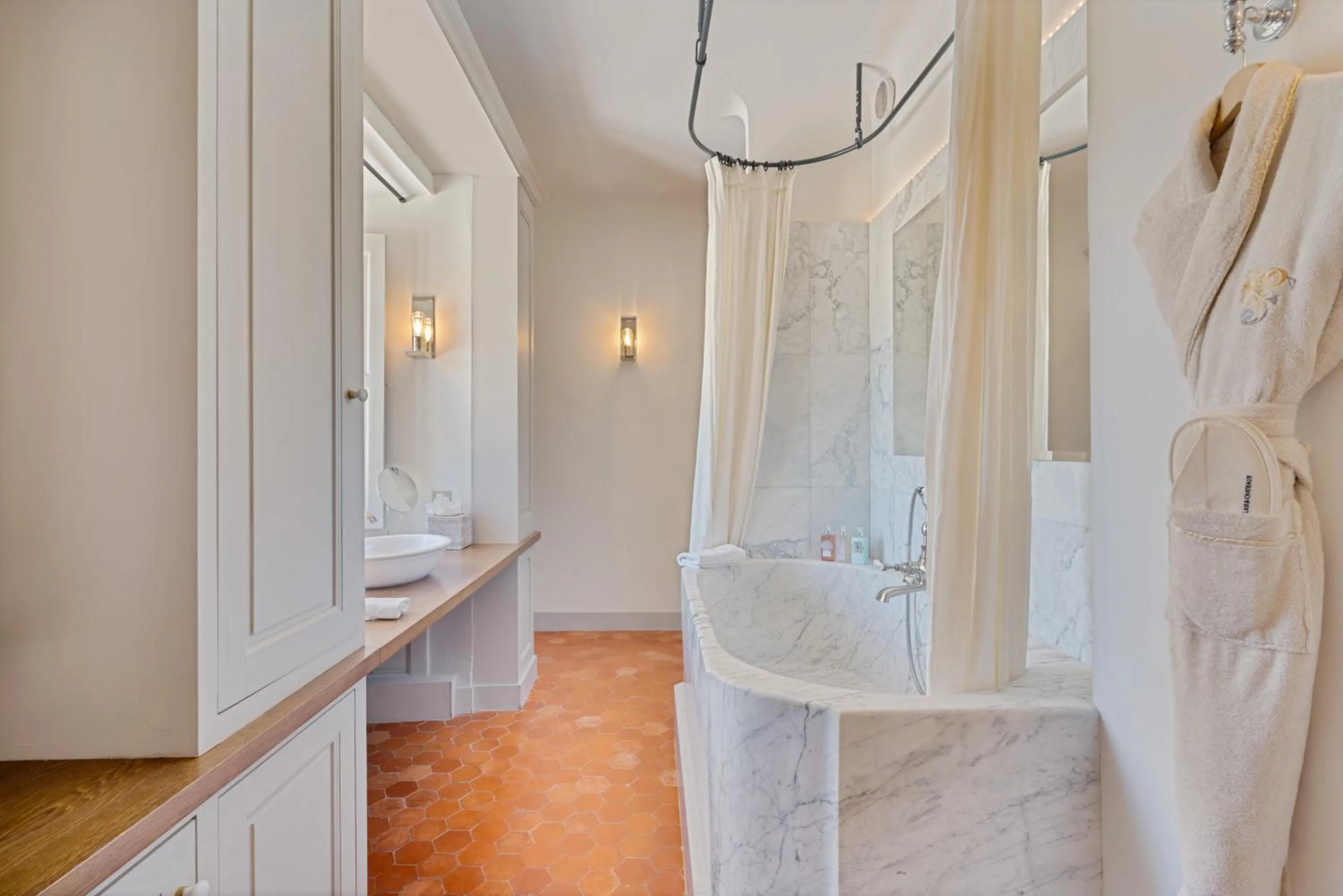 Bathroom in Château de Fonscolombe