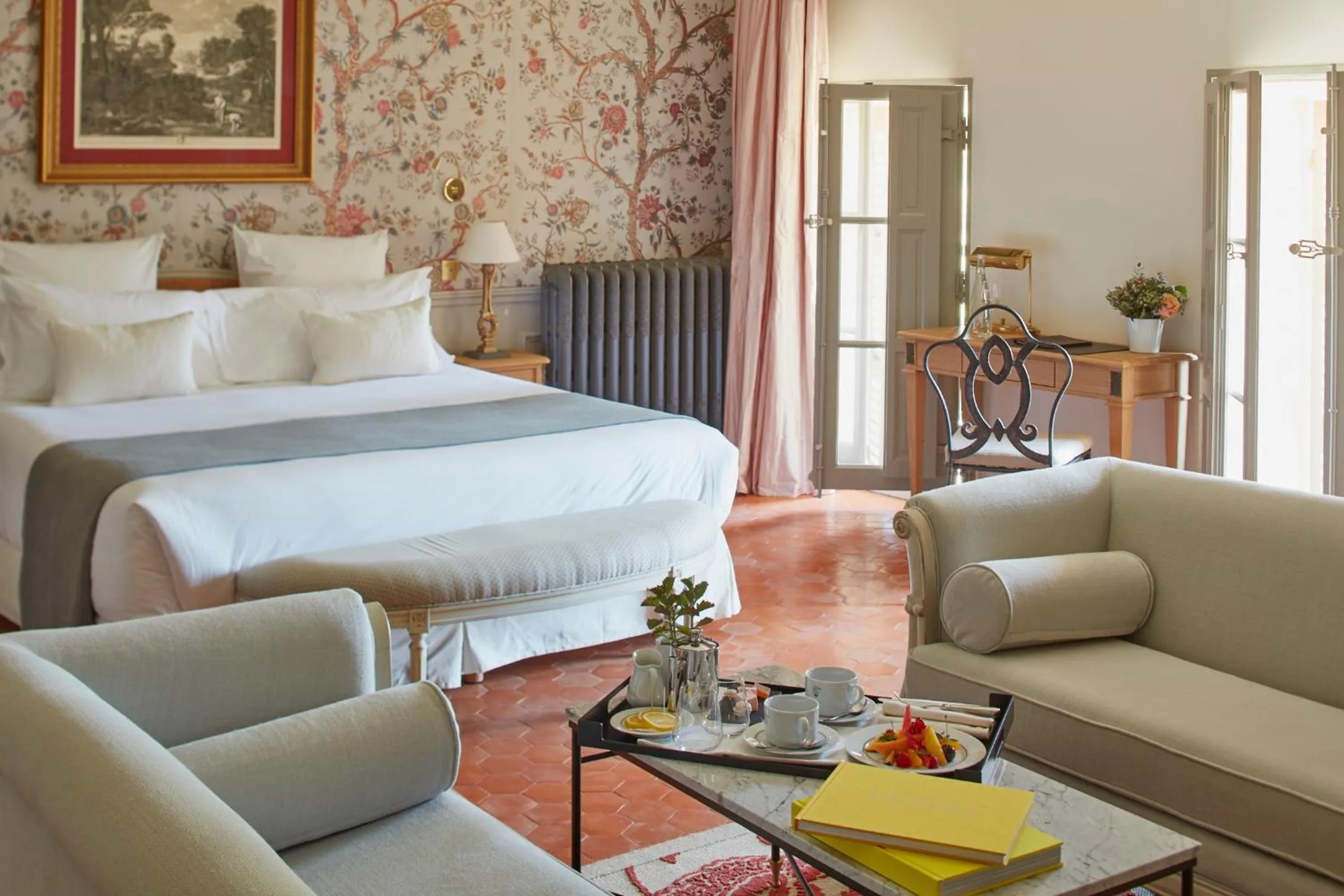 Photo of the whole room, Bed in Château de Fonscolombe