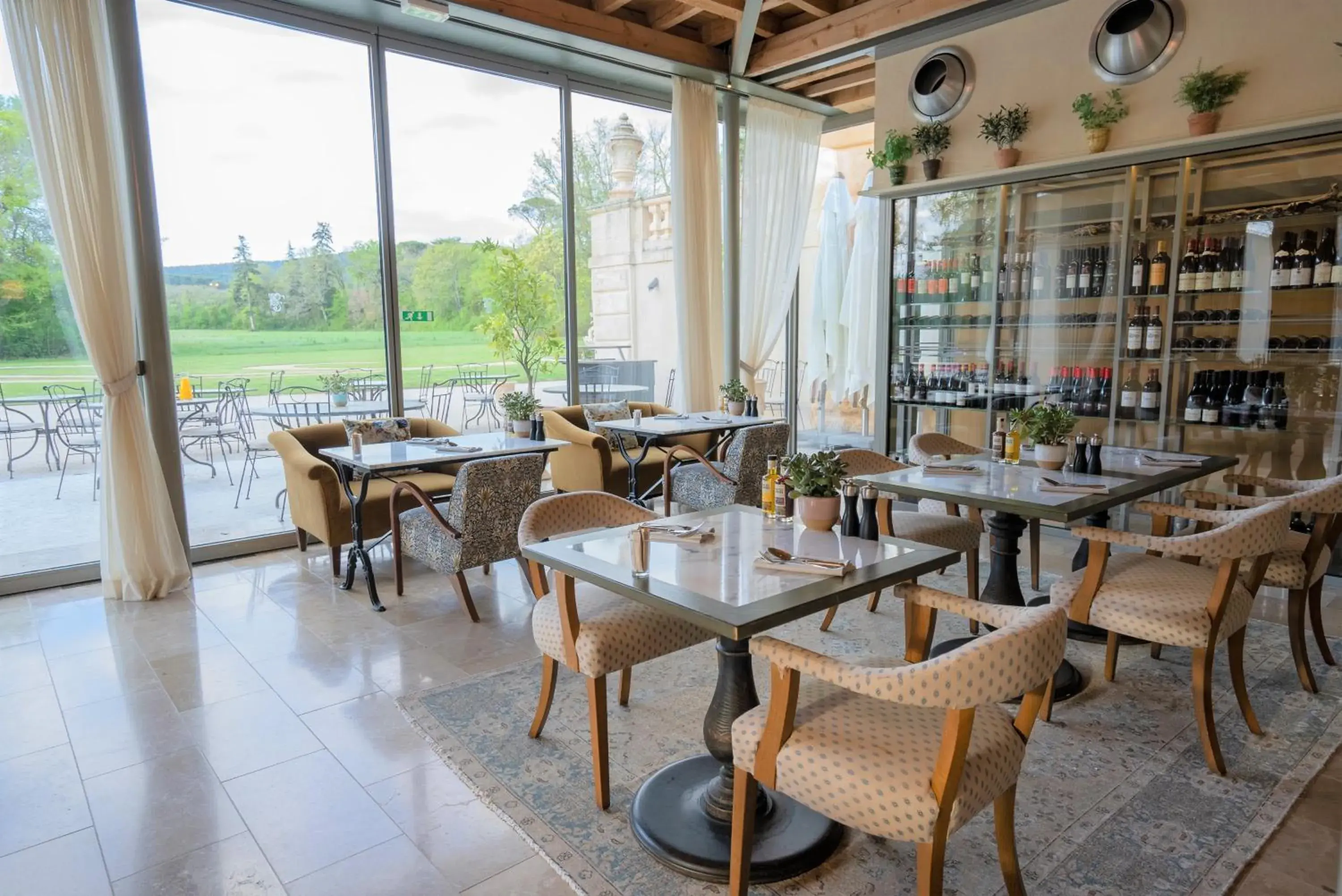 Restaurant/places to eat in Château de Fonscolombe Restaurant/places to eat in Château de Fonscolombe