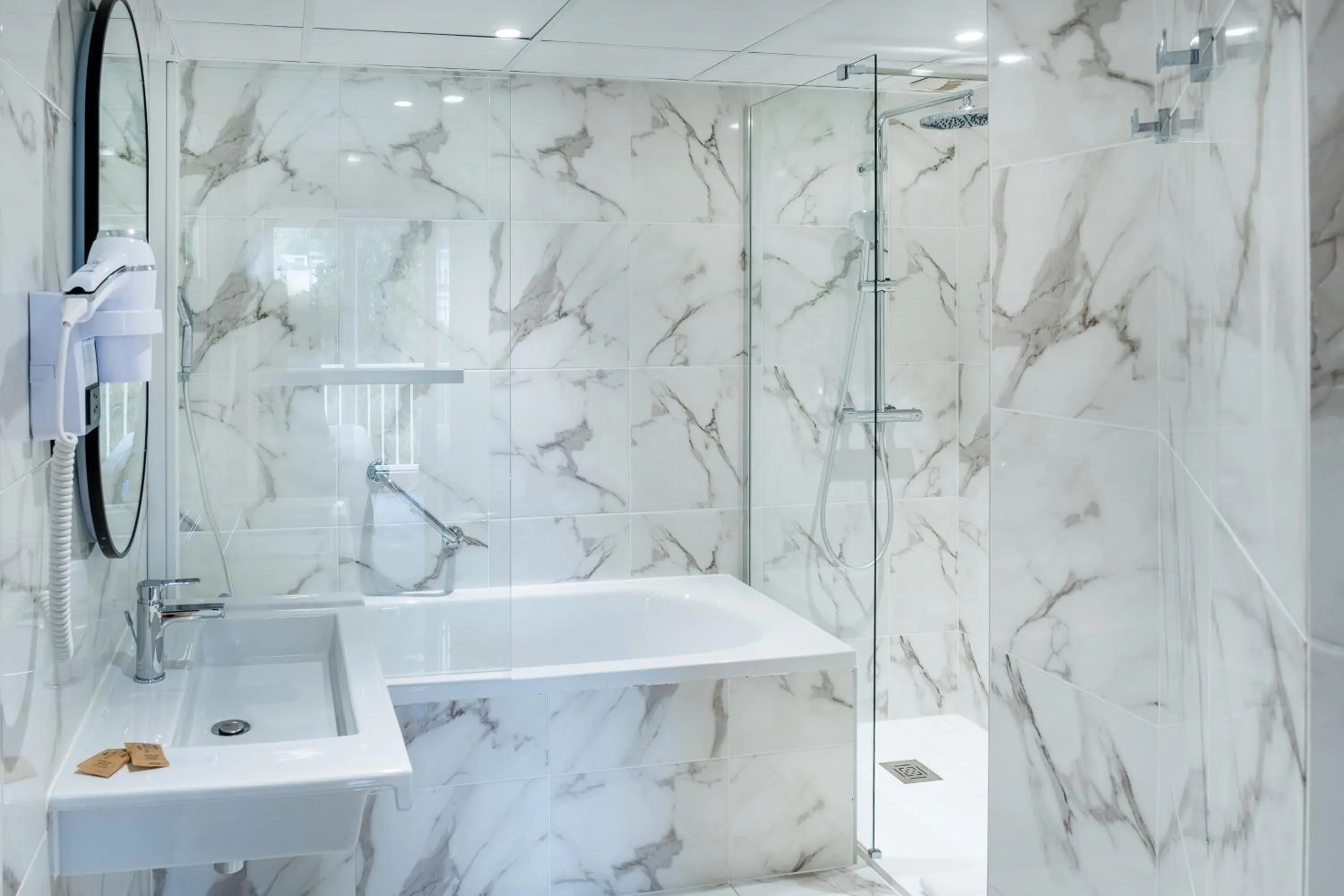 Bathroom in Hôtel La Solitude