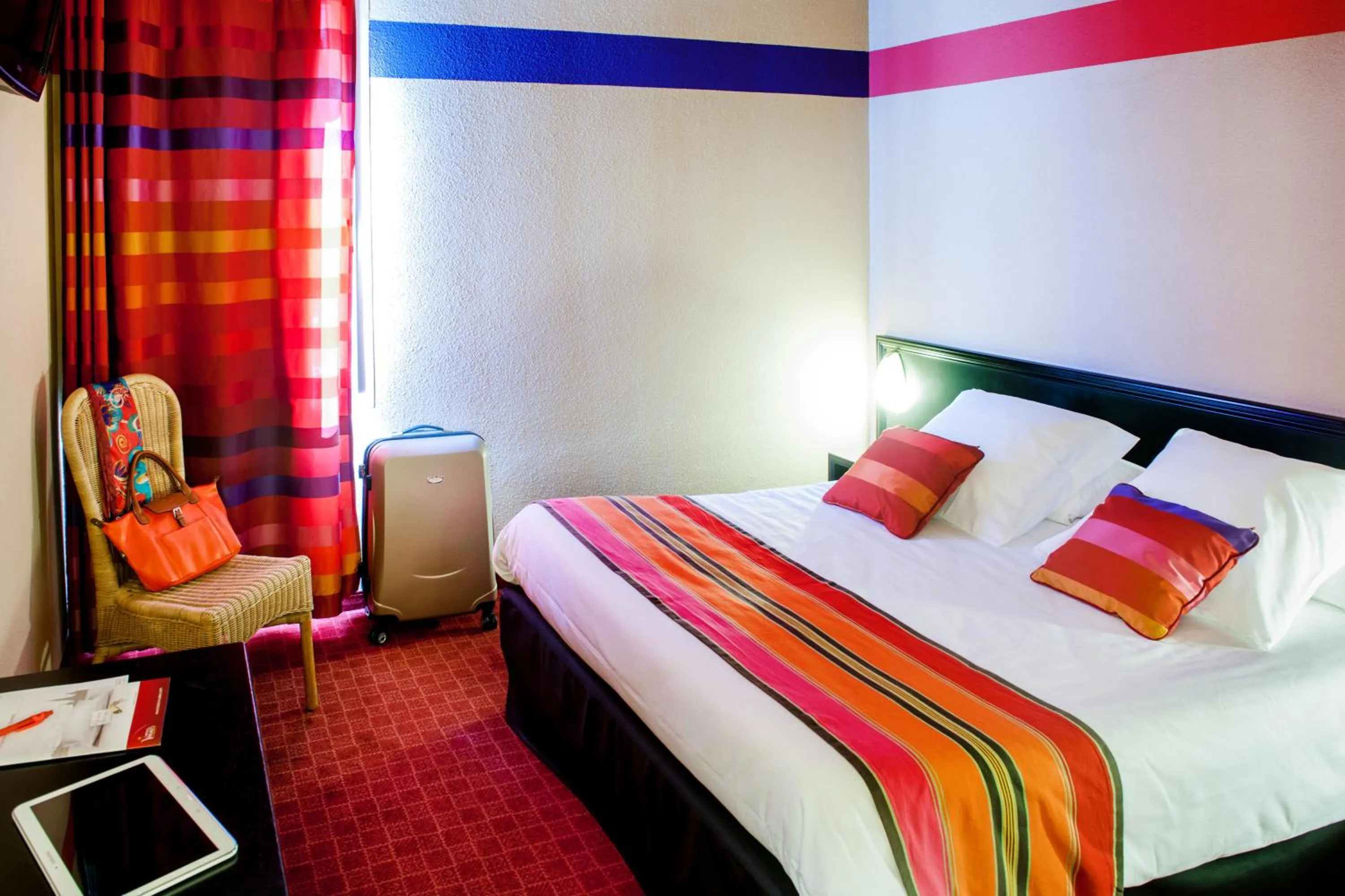 Bedroom, Bed in Hôtel Saint Sauveur