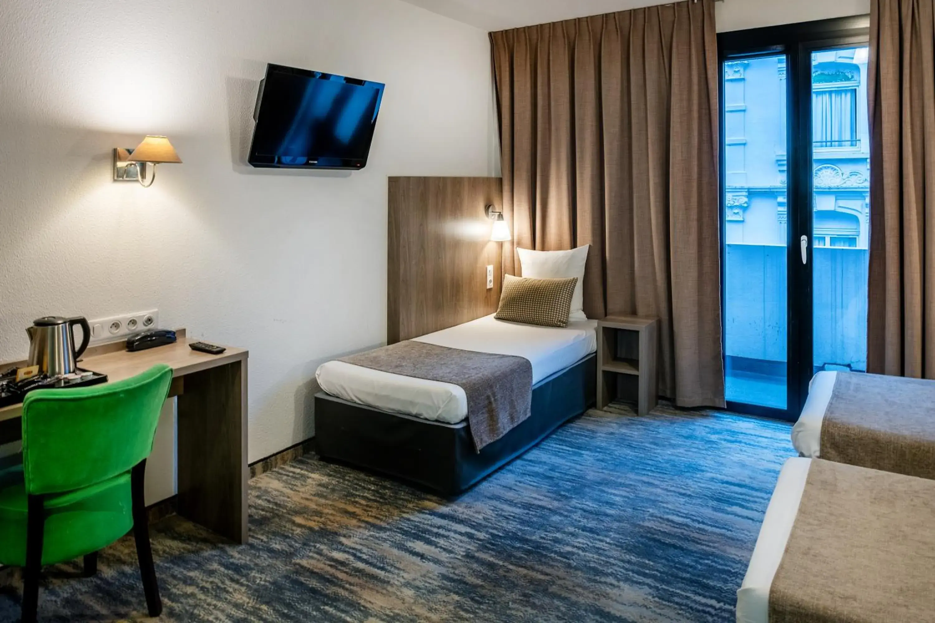 Coffee/tea facilities, Bed in Hôtel Panorama Coffee/tea facilities, Bed in Hôtel Panorama