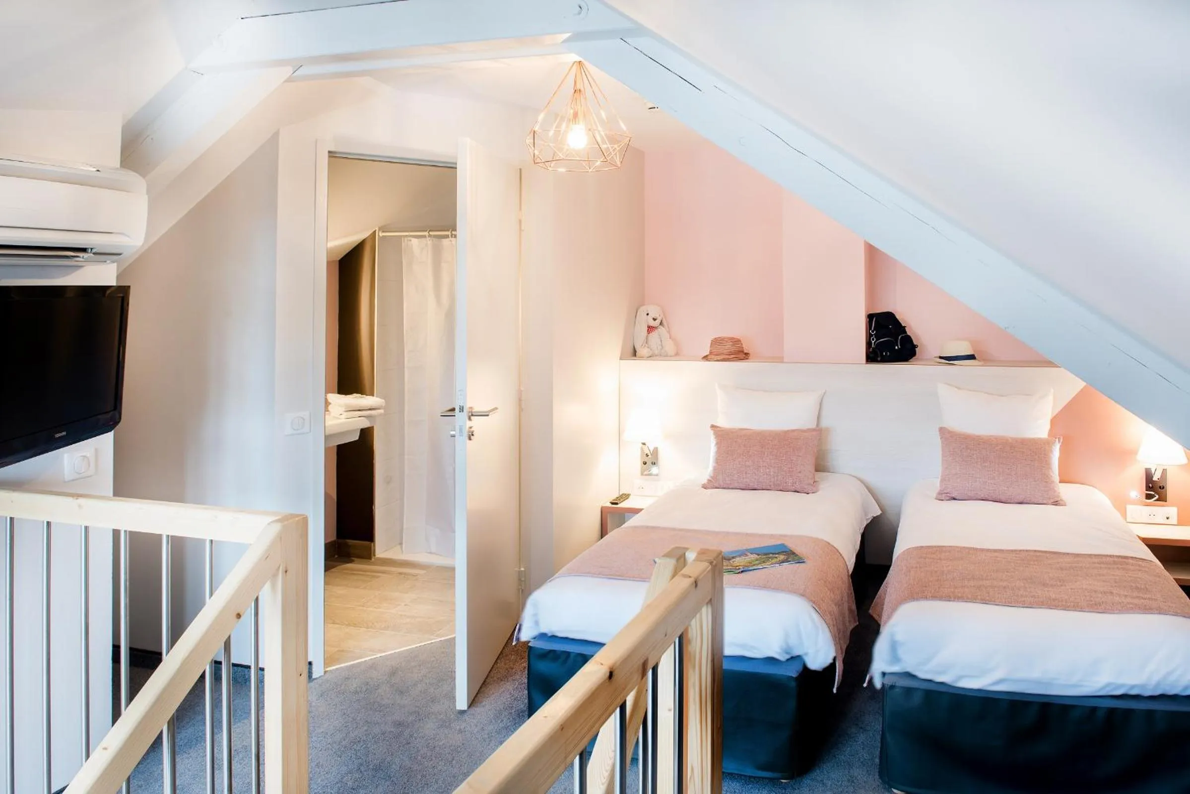 Bed in Hôtel Sainte-Rose