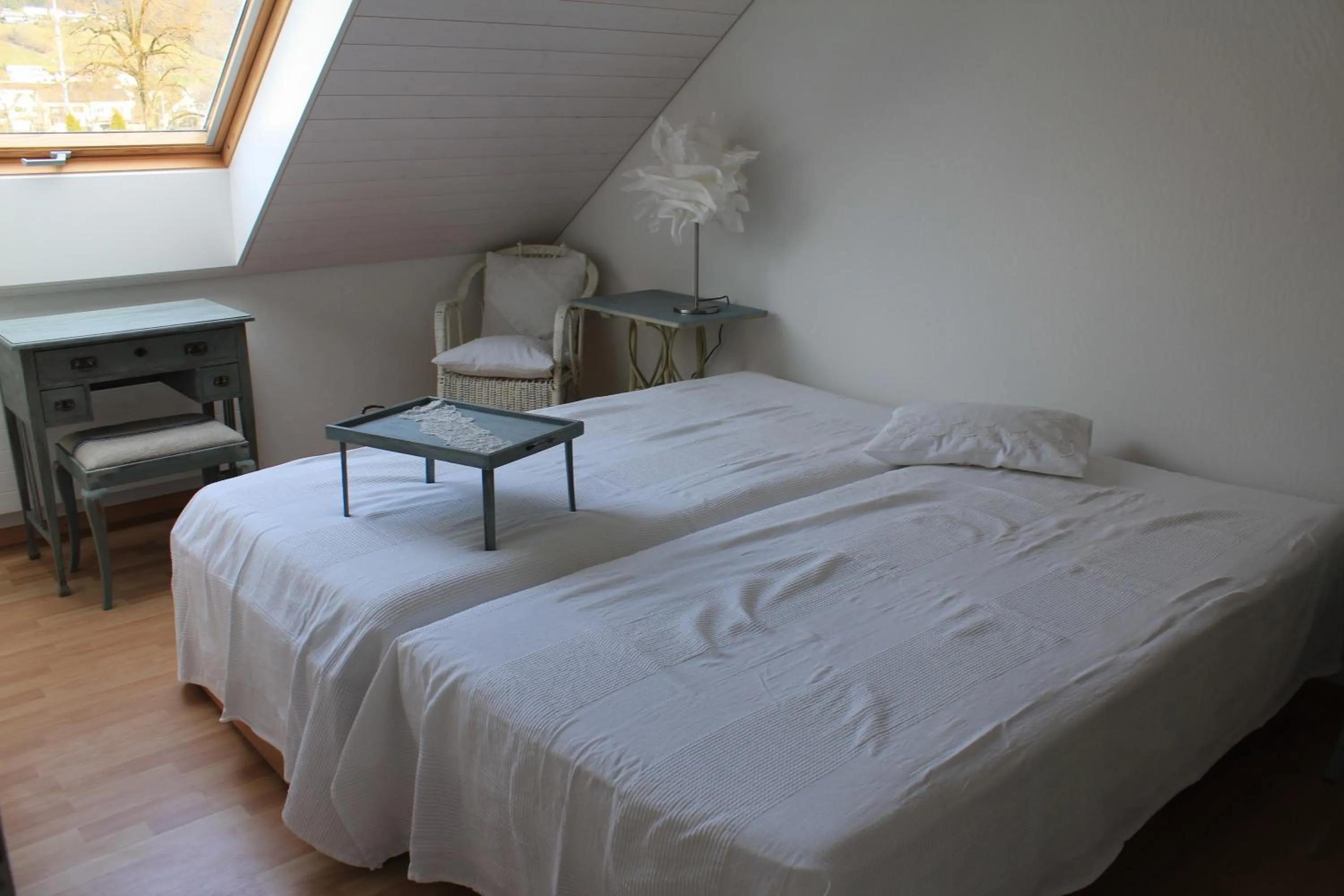 Bed in Wohnzopf